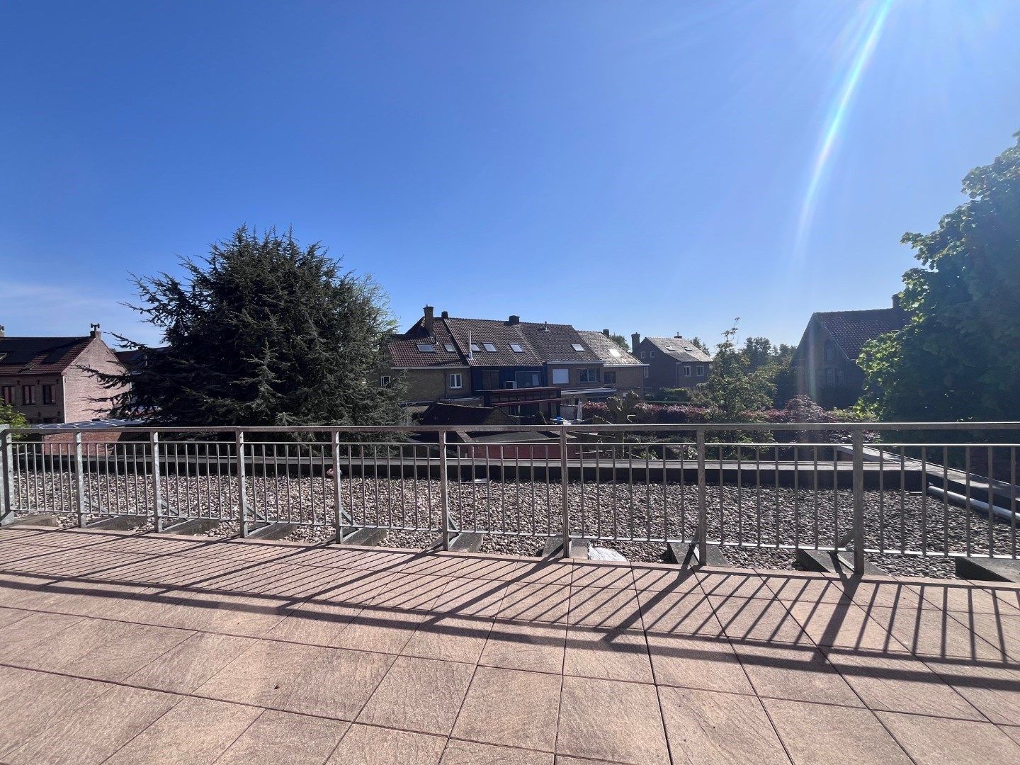 Bijzonder goedgelegen, ruim 3-slaapkamer-appartement met riant zonneterras foto 16