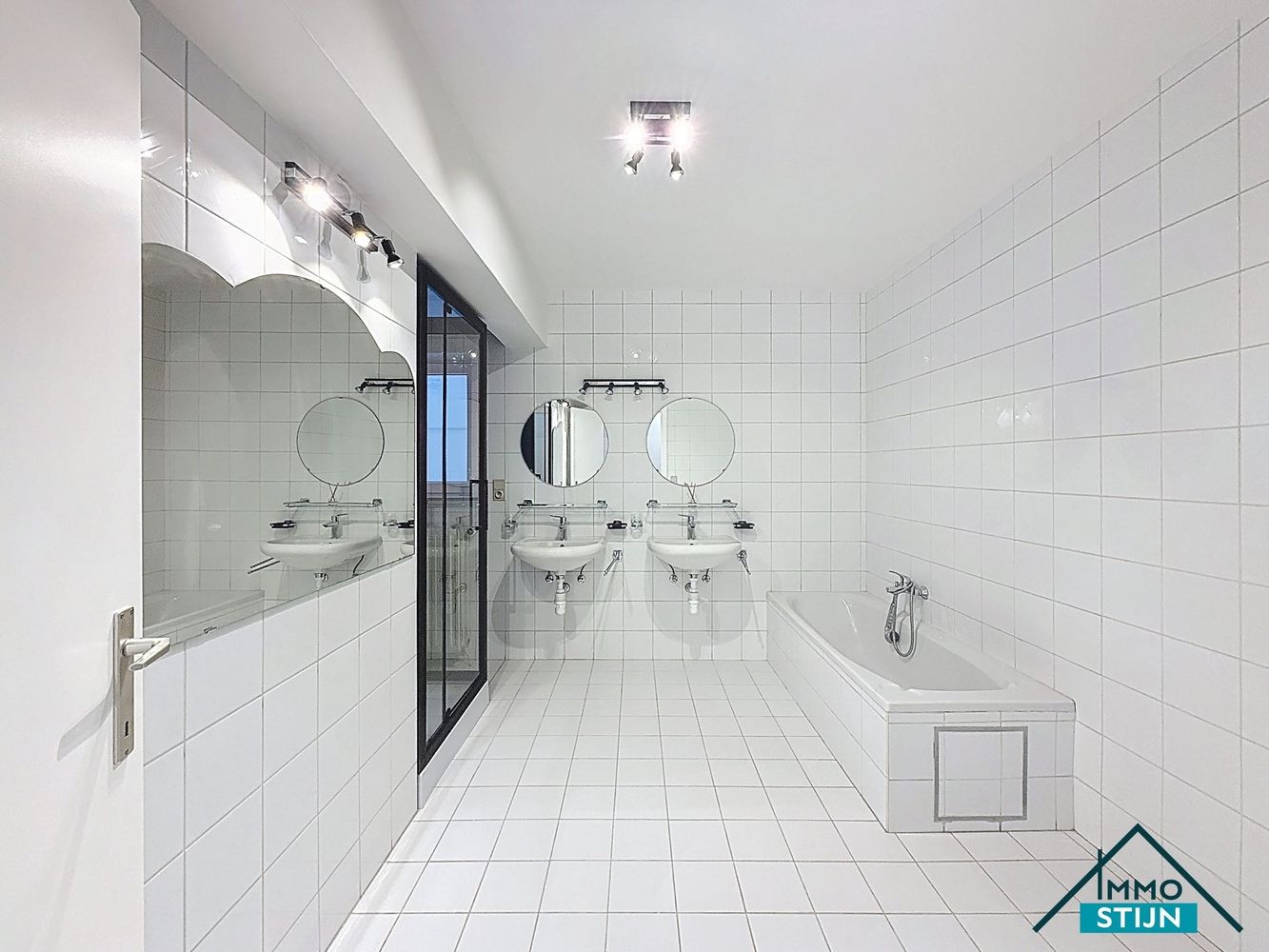 Ruim appartement met garage foto 9