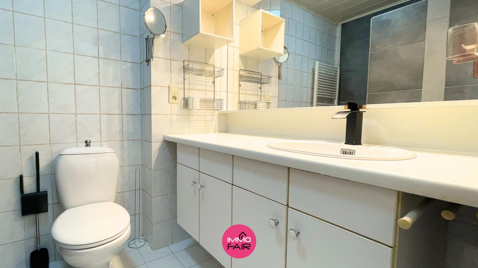 Instapklaar en budgetvriendelijk appartement in hartje Lanaken foto 9