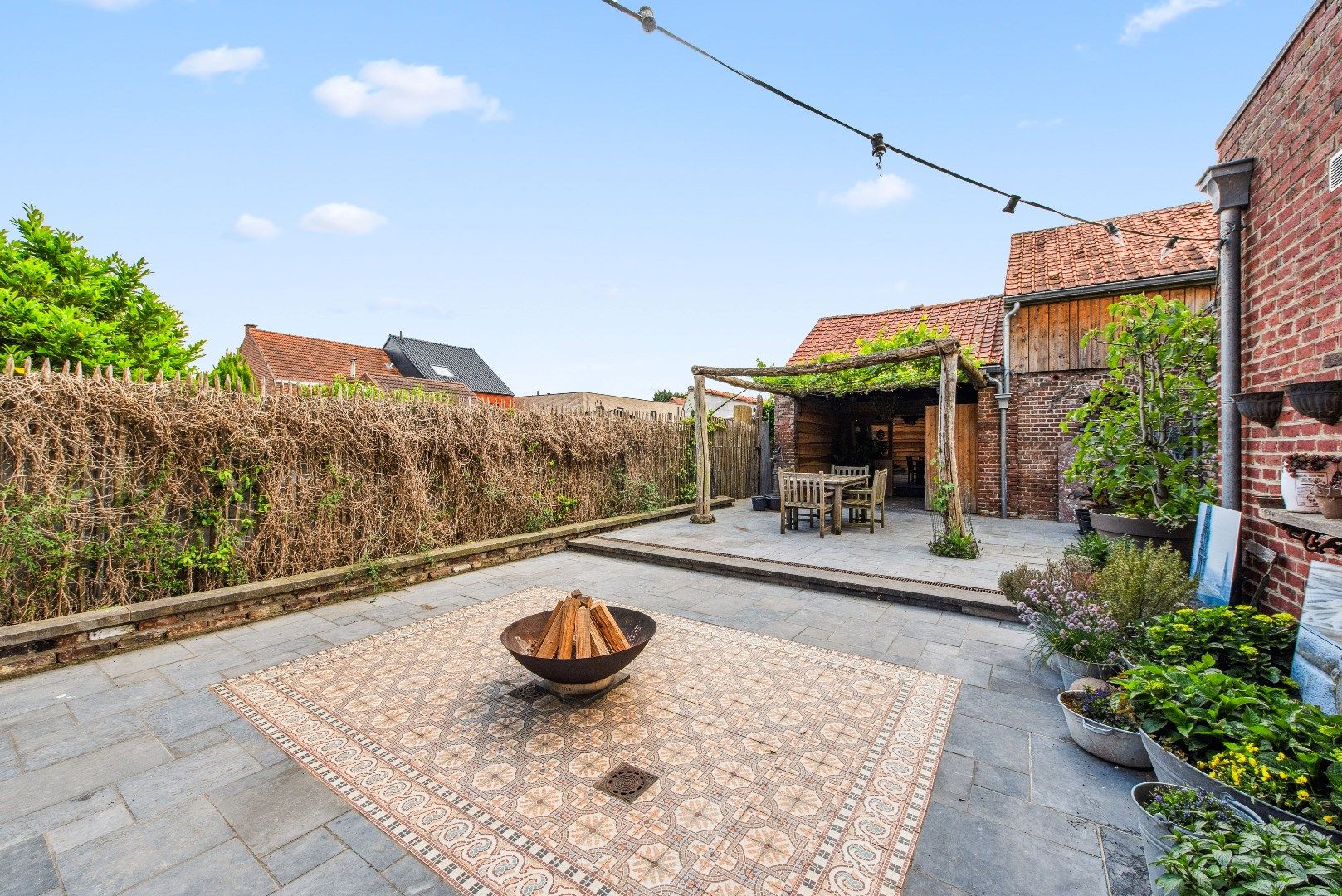 Verrassend mooie woning met 3 slaapkamers en schuur foto 3
