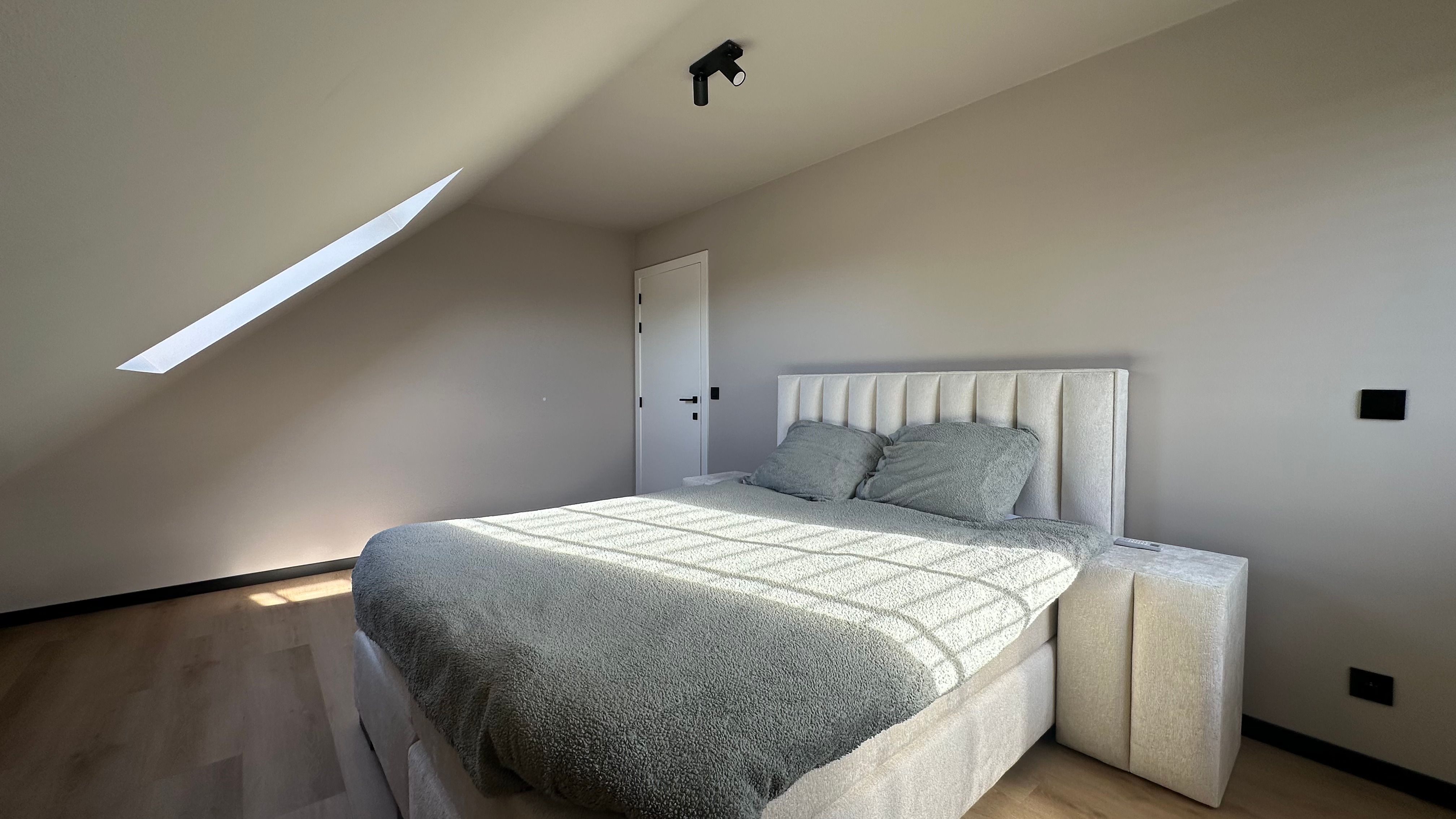 MODERNE DUPLEX TE LANAKEN MET 3SLKP - TE KOOP foto 15