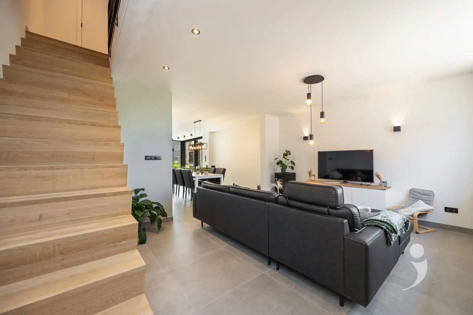 Volledig gerenoveerde hoeve met loods én verkavelingsmogelijkheid foto 9