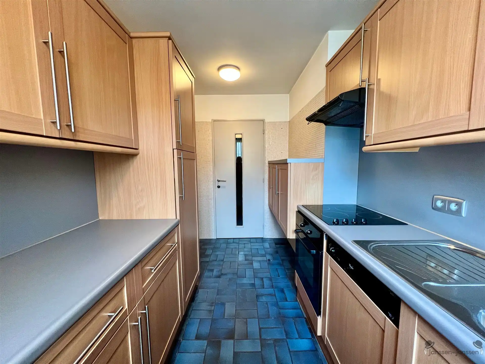 Centraal gelegen appartement op de 2de v  foto 5