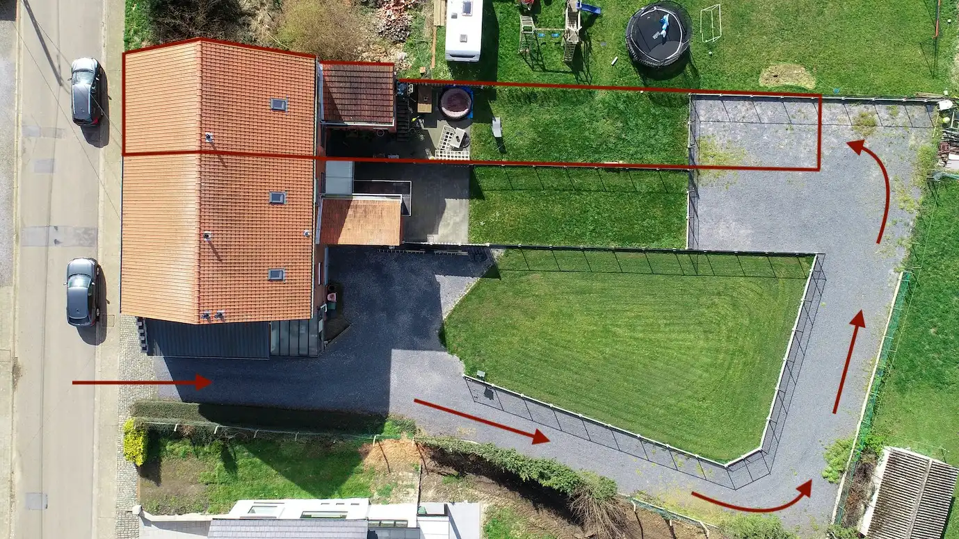 Gerenoveerde halfopen bebouwing met 3 slaapkamers, tuin en 2 autostaanplaatsen! foto 25