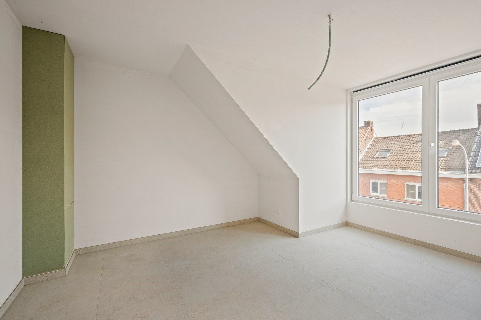 DUPLEX NIEUWBOUWAPPARTEMENT MET 2 SLPKS EN RUIM TERRAS TE GELUWE foto 14