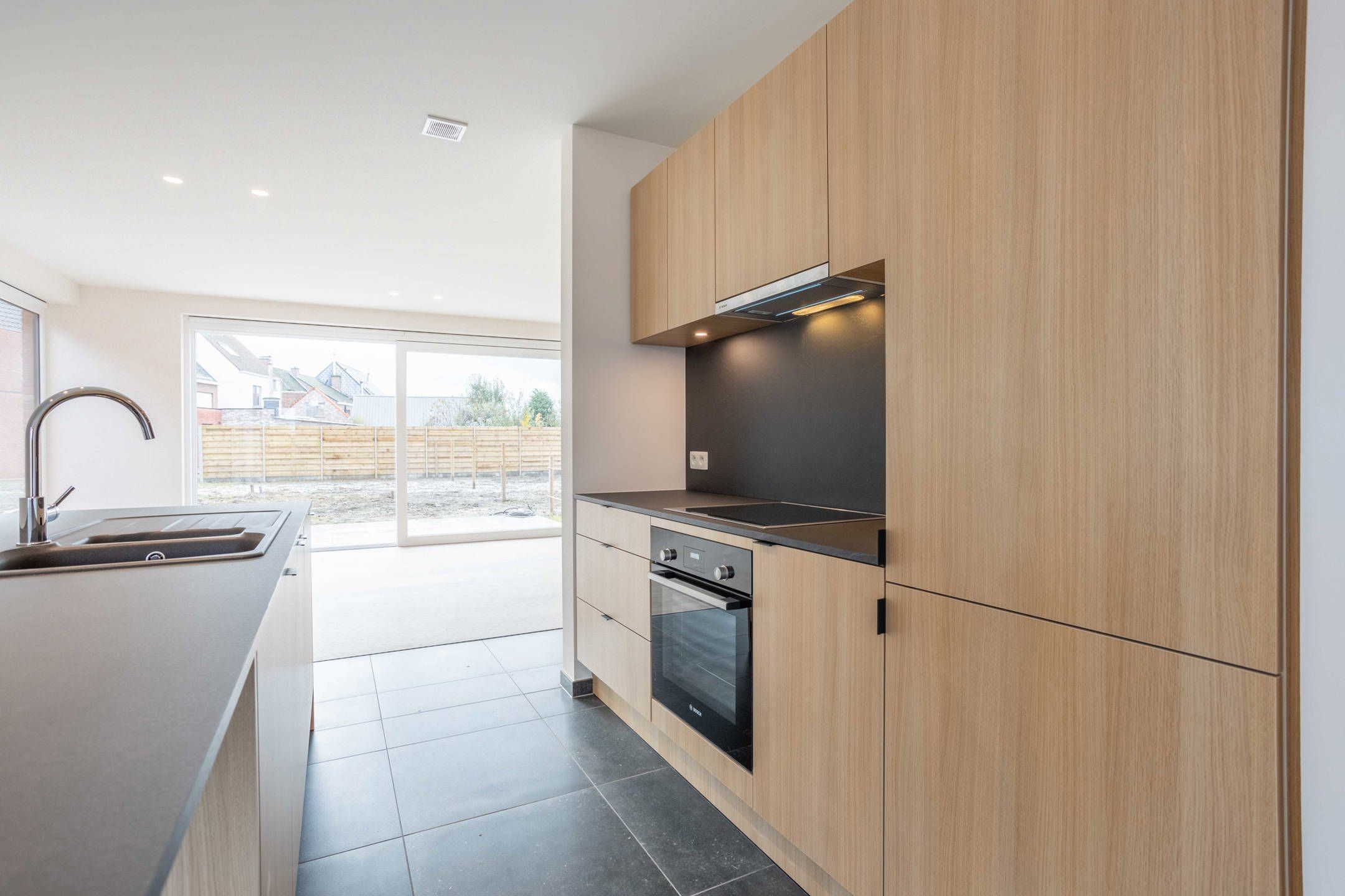 Ruime BEN-woning te huur in Oudenaarde met 3 slpks foto 21