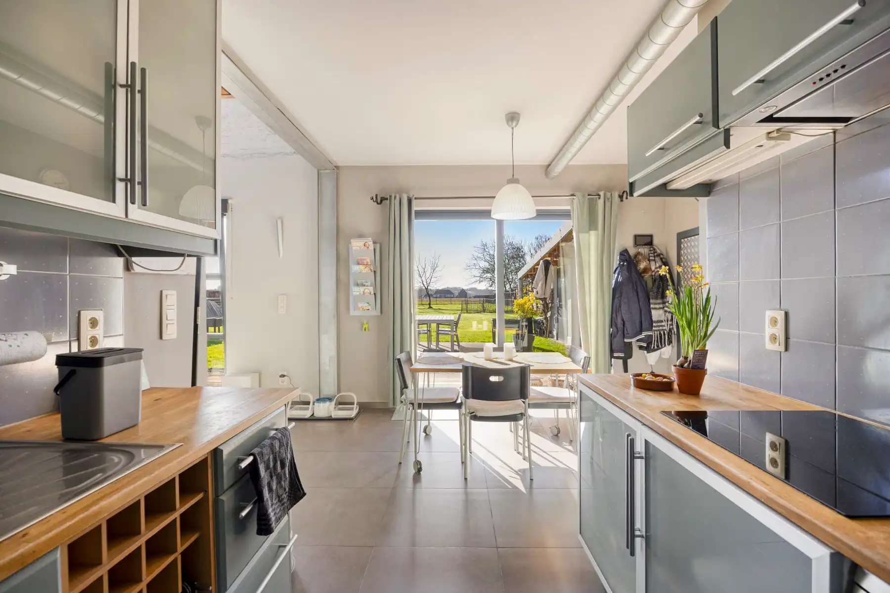 Woning met bijhorende zorgwoning / zelfstandige ruimte foto 11