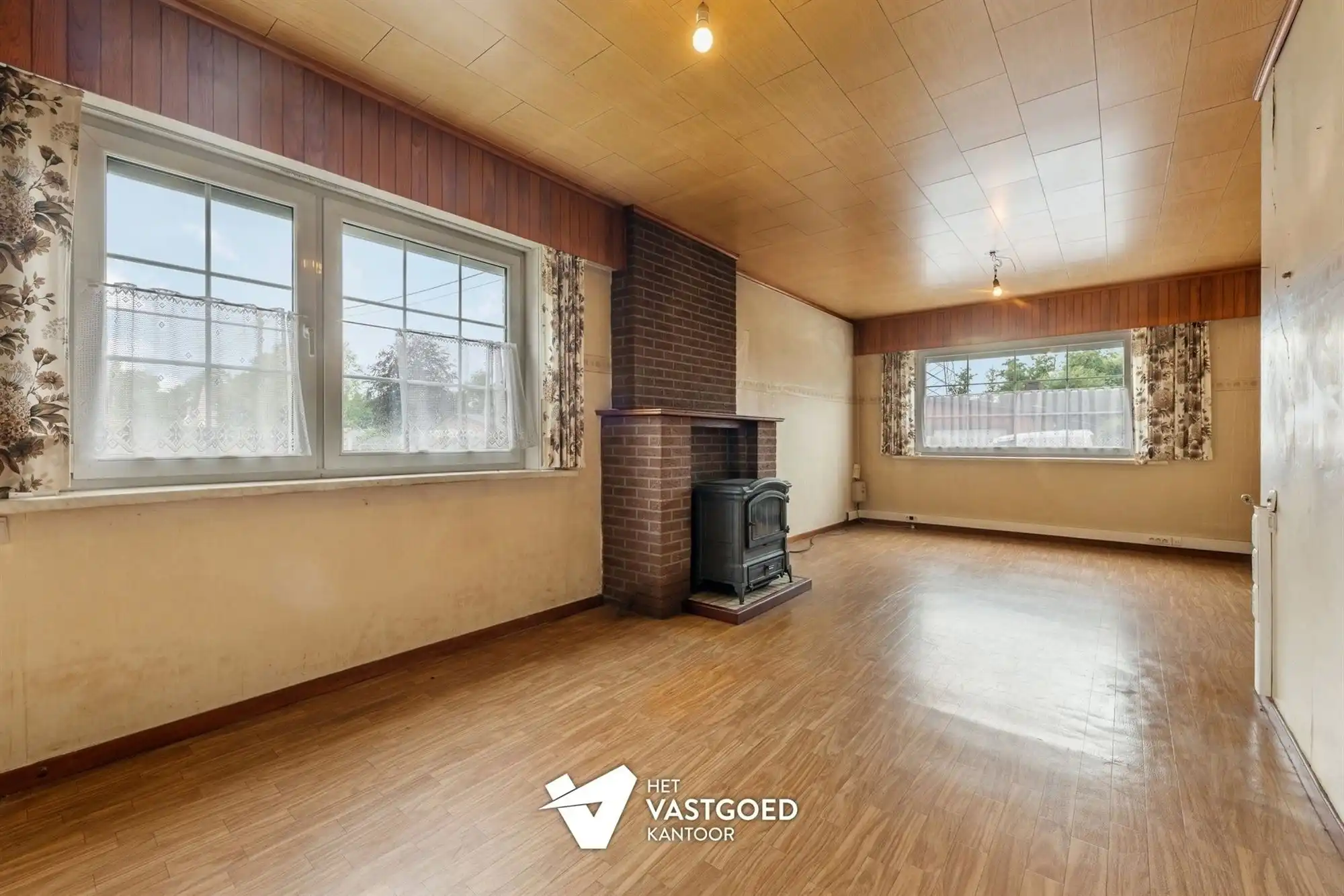 CHARMANTE RENOVATIEWONING OP EEN RUIM PERCEEL VAN 11 ARE foto 6