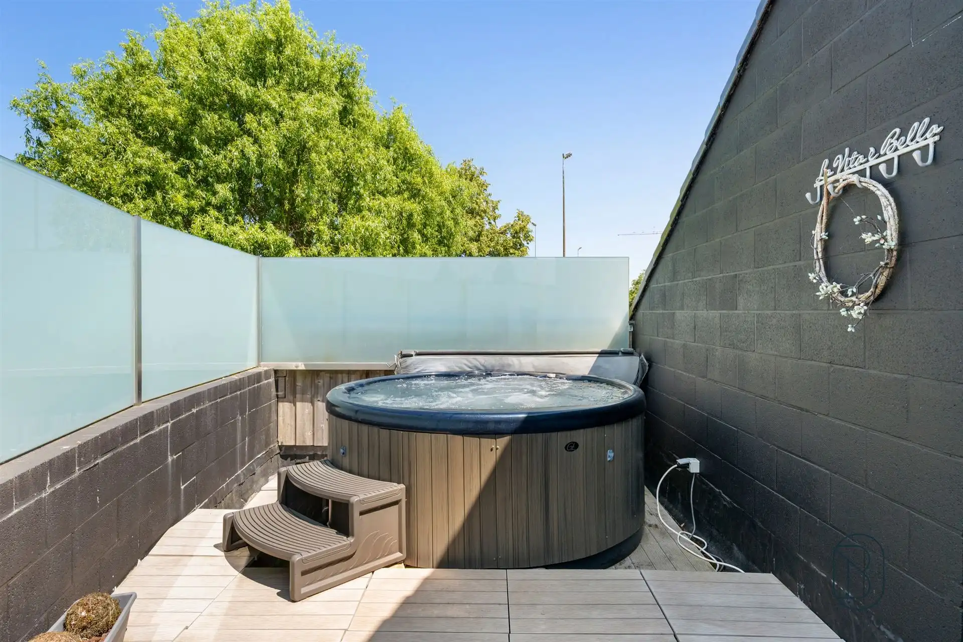 Instapklare mooie villa met 3 slk.  foto 22