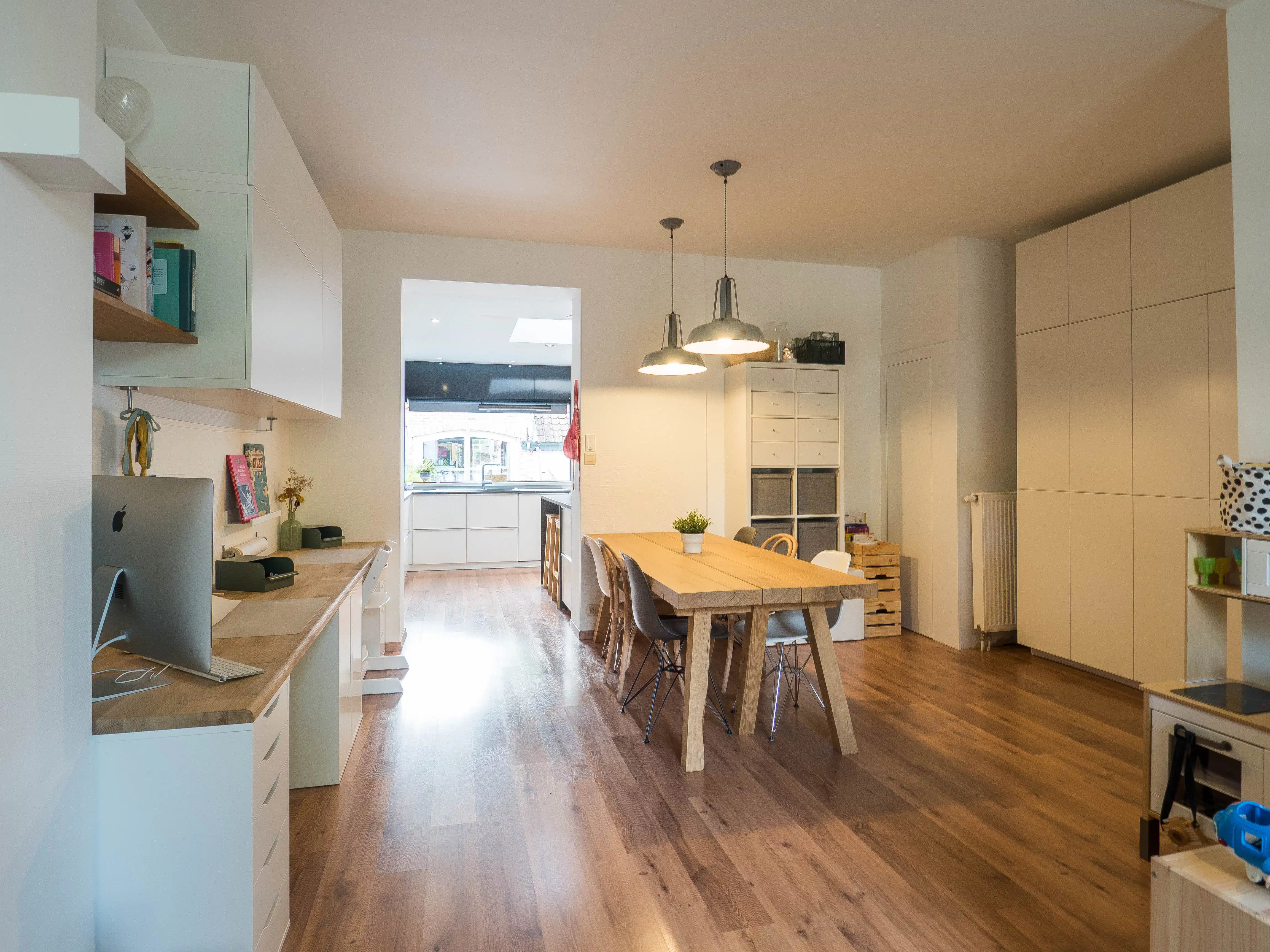 Sfeervolle gezinswoning met zonnige tuin in Mortsel foto 6