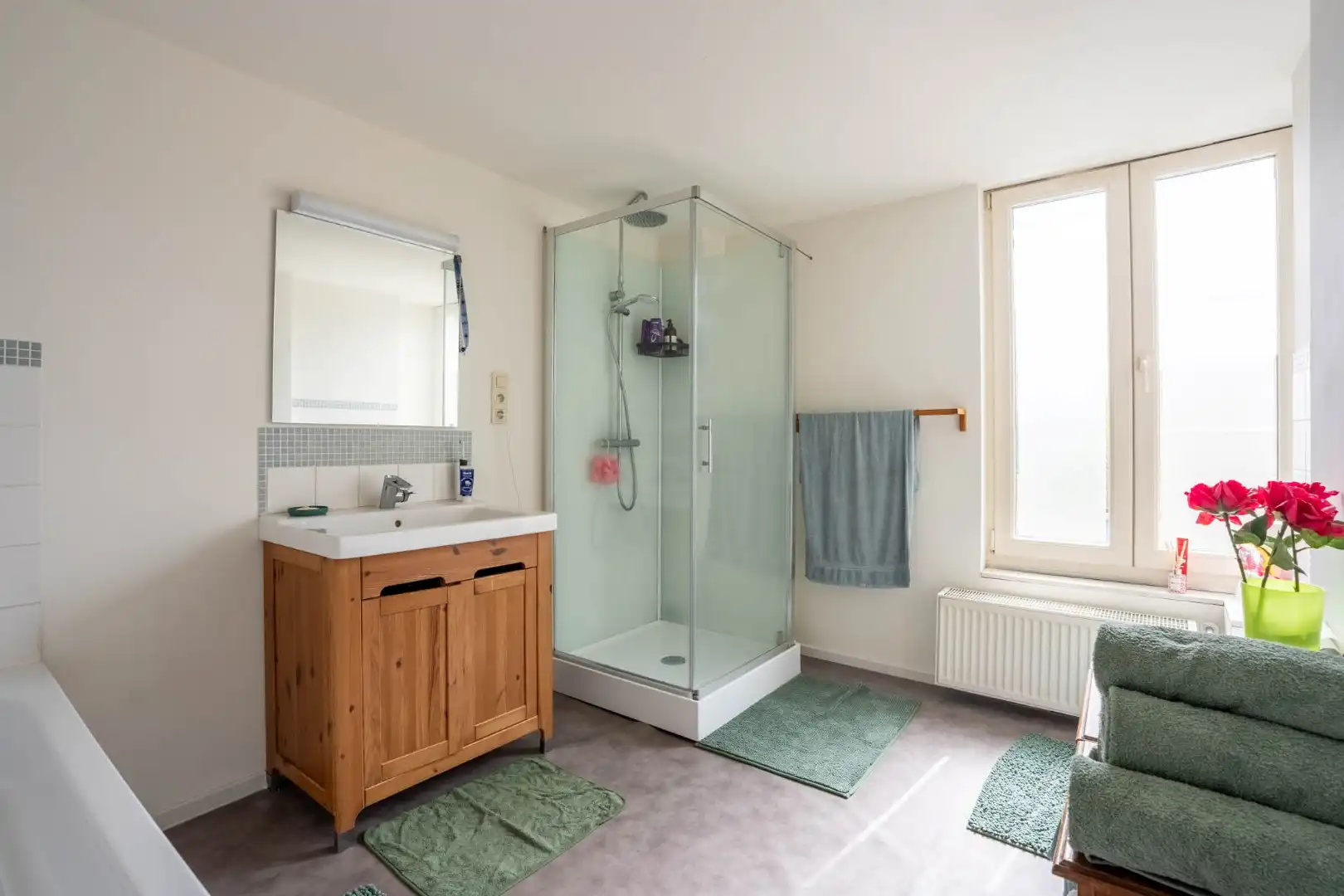 Een knusse rijwoning met tuintje en 3 slaapkamers, gelegen pal in het centrum van Maaseik. foto 19