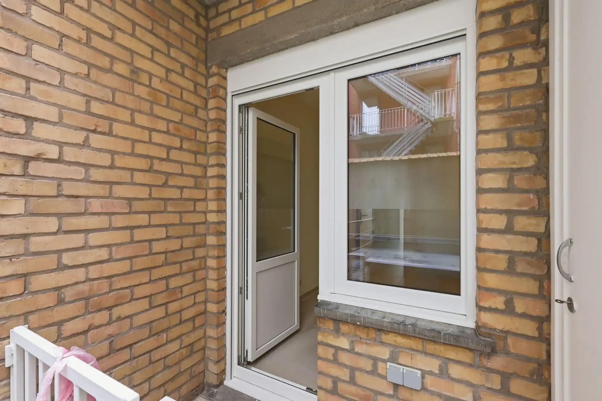 GERENOVEERD / RUGZIJDE ZEEDIJK foto 15