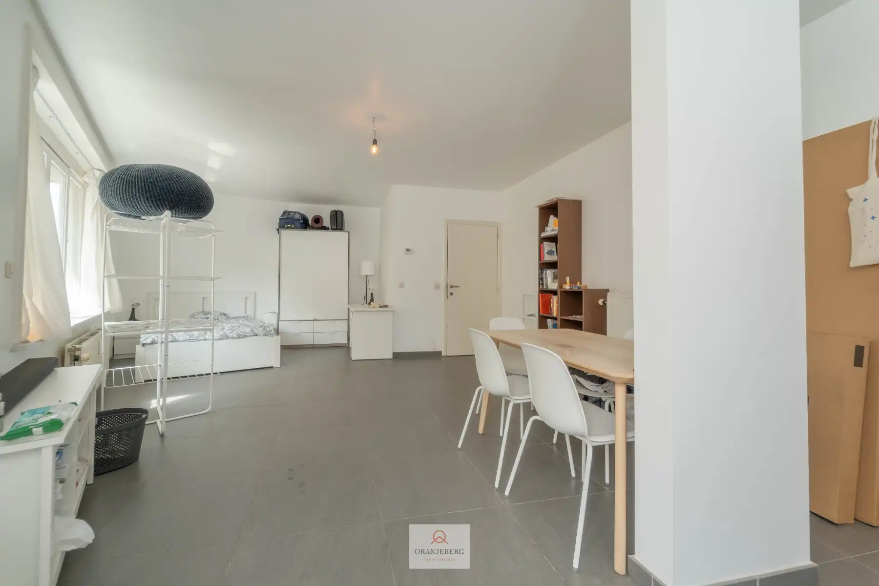 Studio + autostaanplaats te huur vlakbij Gent-Sint-Pietersstation foto 2