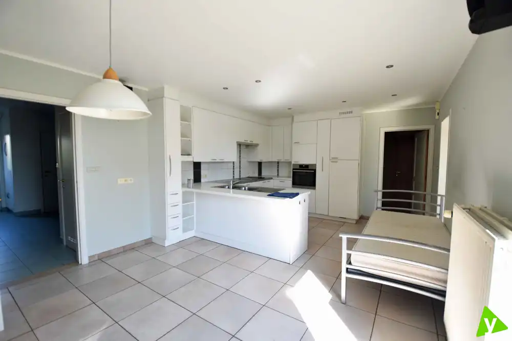 Ruime woning nabij het centrum van Waarschoot foto 6