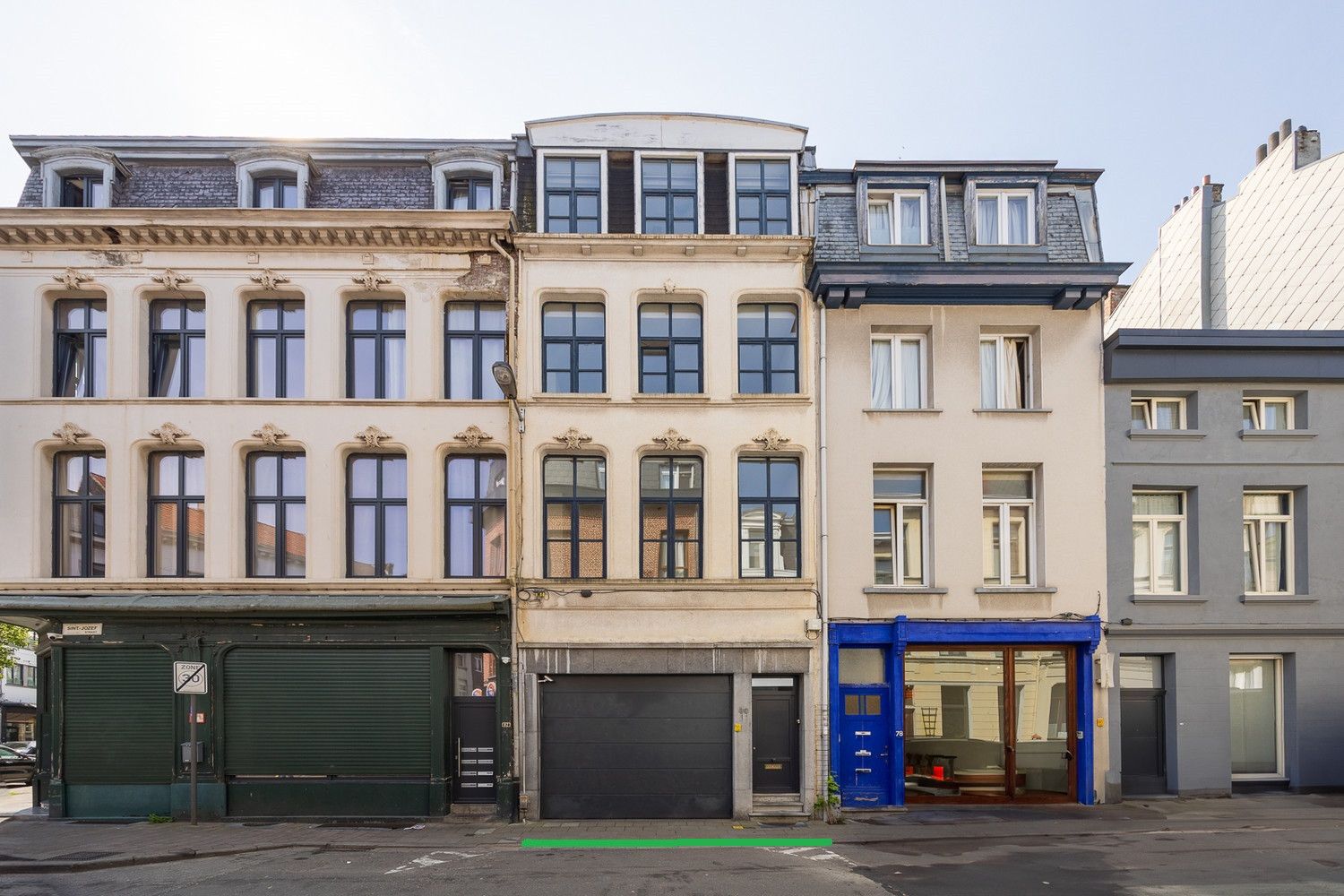 Charmante en gunstig gelegen burgerwoning (210m²) met veel potentieel en ruime garage te Antwerpen-centrum foto 2