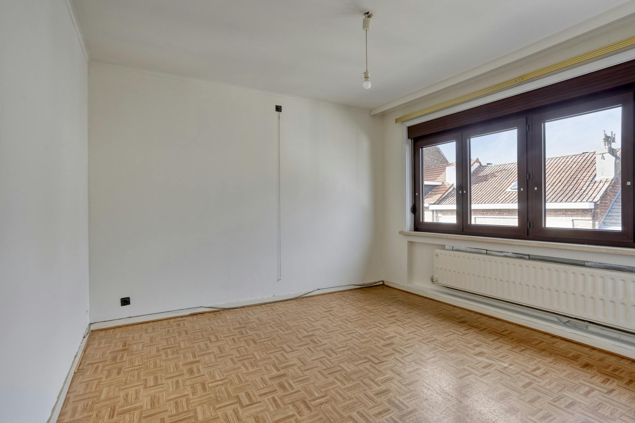 Te renoveren woning met potentieel in Sint-Agatha-Berchem! foto 9