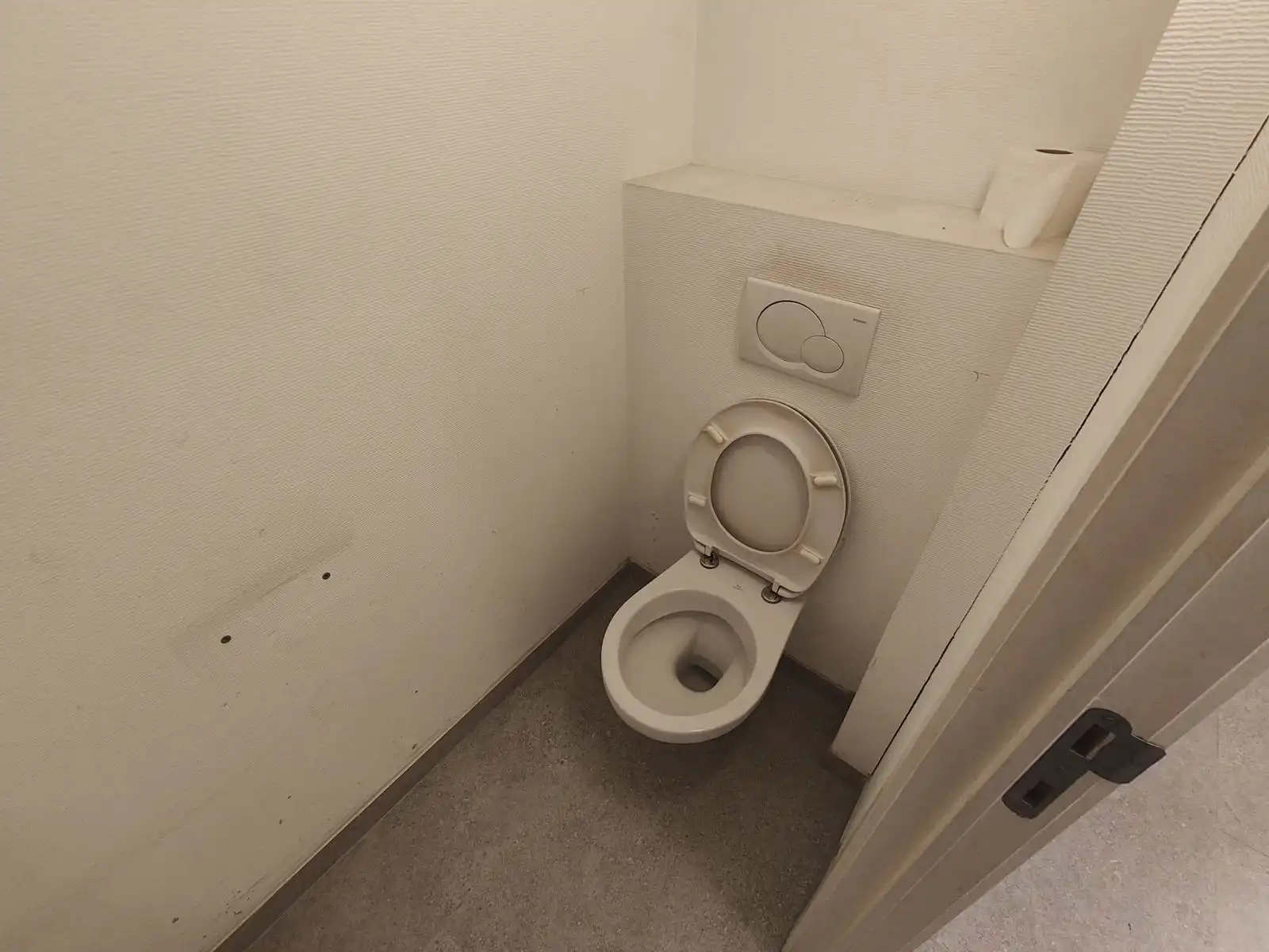 280 m² handels- of kantoorruimte in hartje Dendermonde foto 11