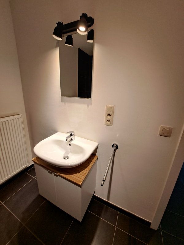 Moderne, goed gelegen duplex met 2 slaapkamers foto 8