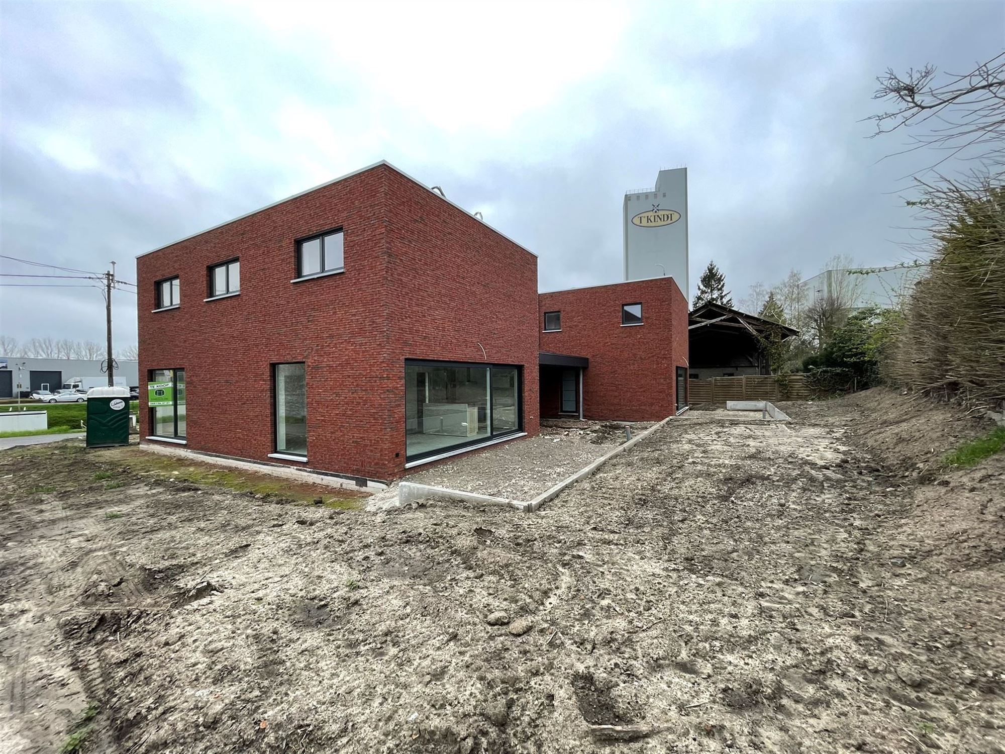 Open Bebouwing met terras, tuin, carport en kelders van 90m2 foto 3