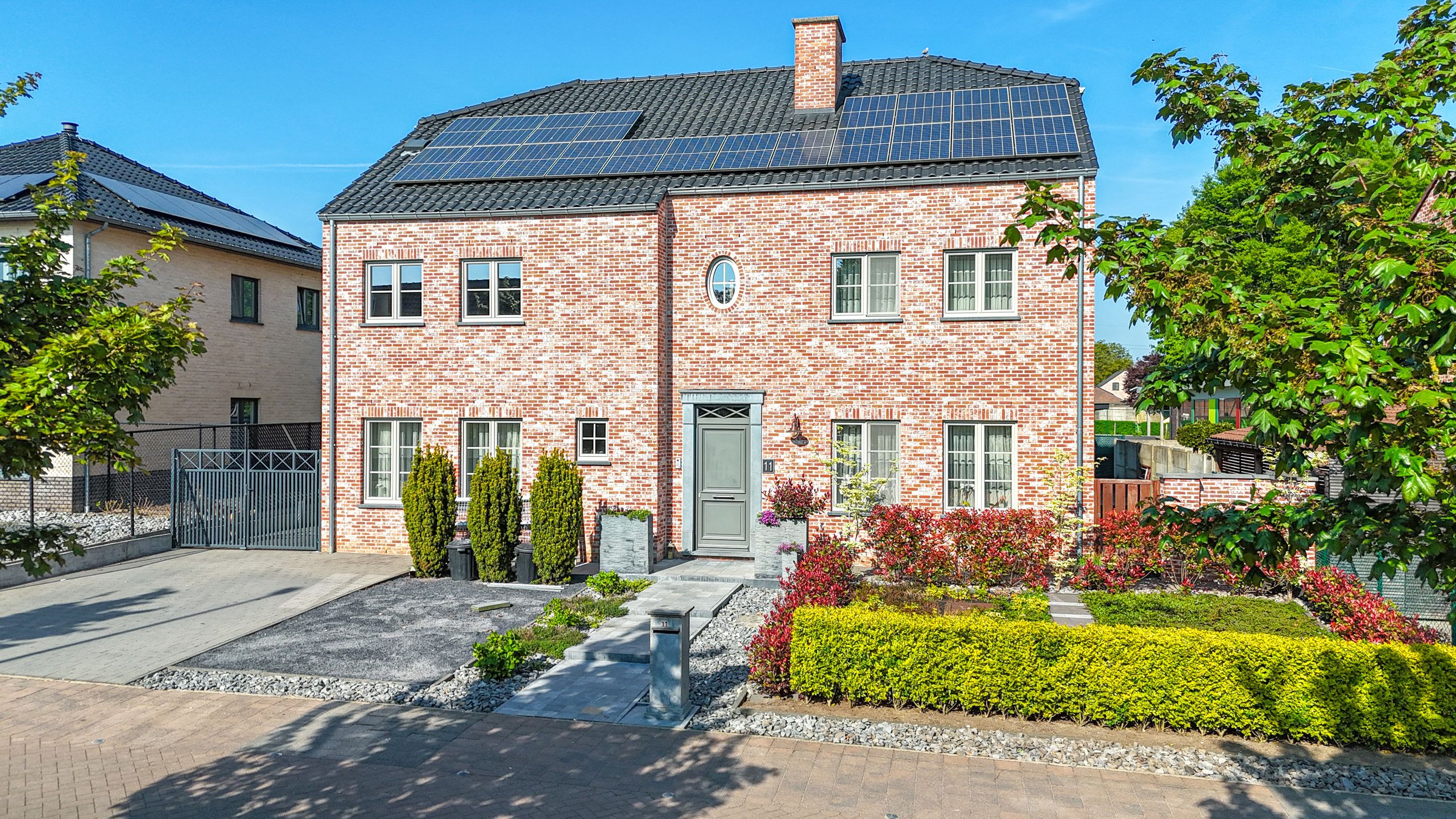 Karaktervolle nieuwbouw villa met 6slpks te Houthalen! foto 48