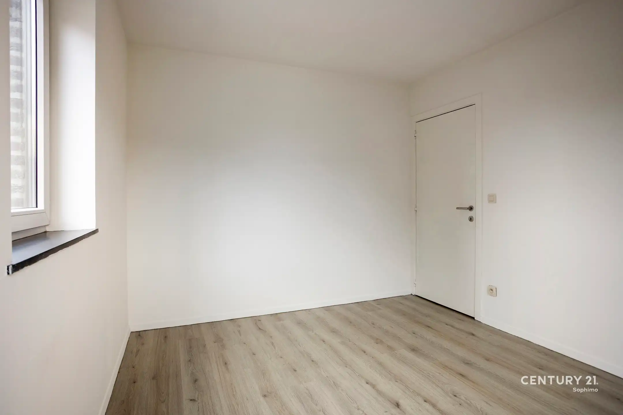 Instapklare woning met 4 slaapkamers op een rustige locatie  foto 14