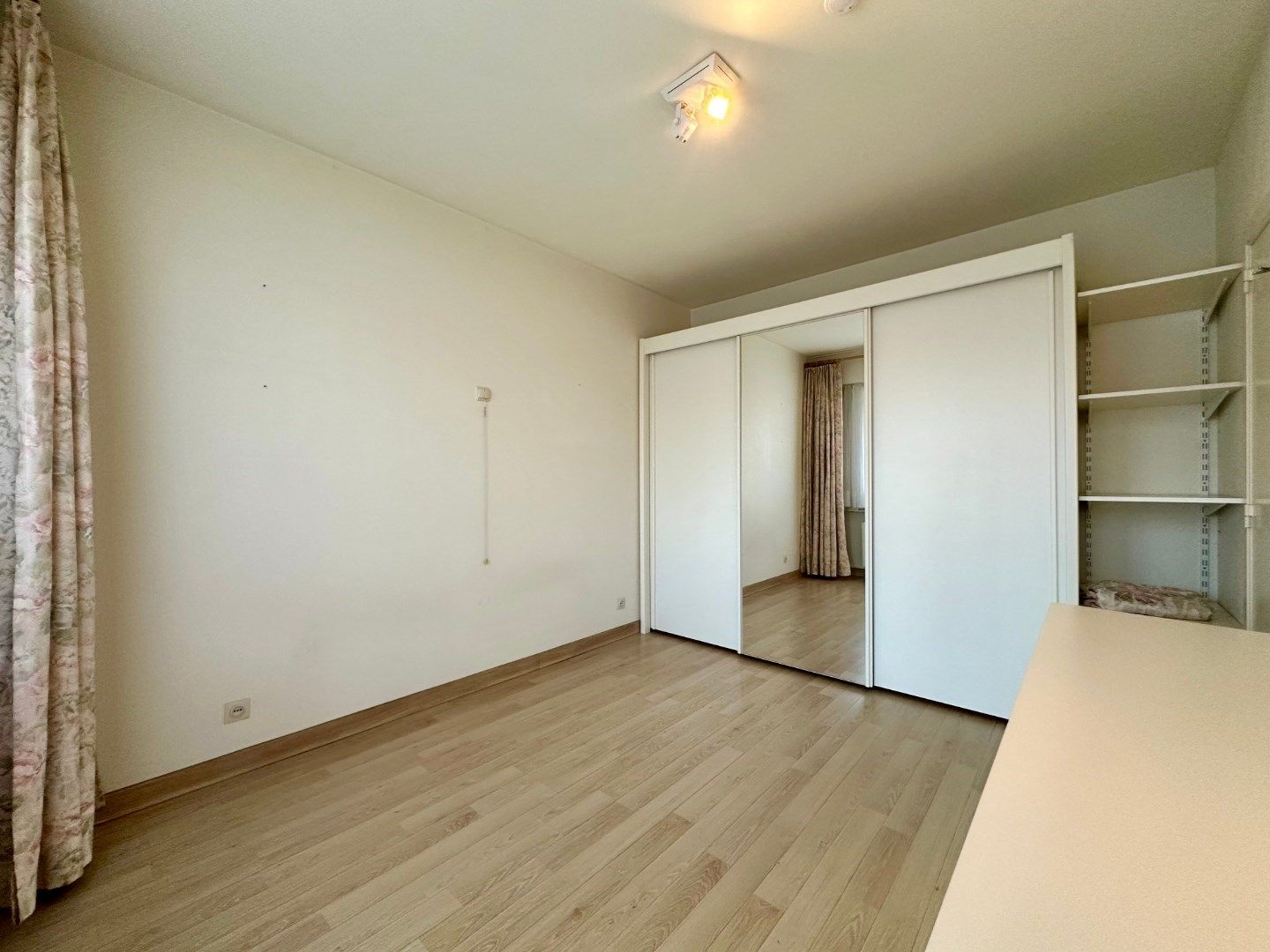 Appartement op rustige ligging te Sint-Andries foto 5
