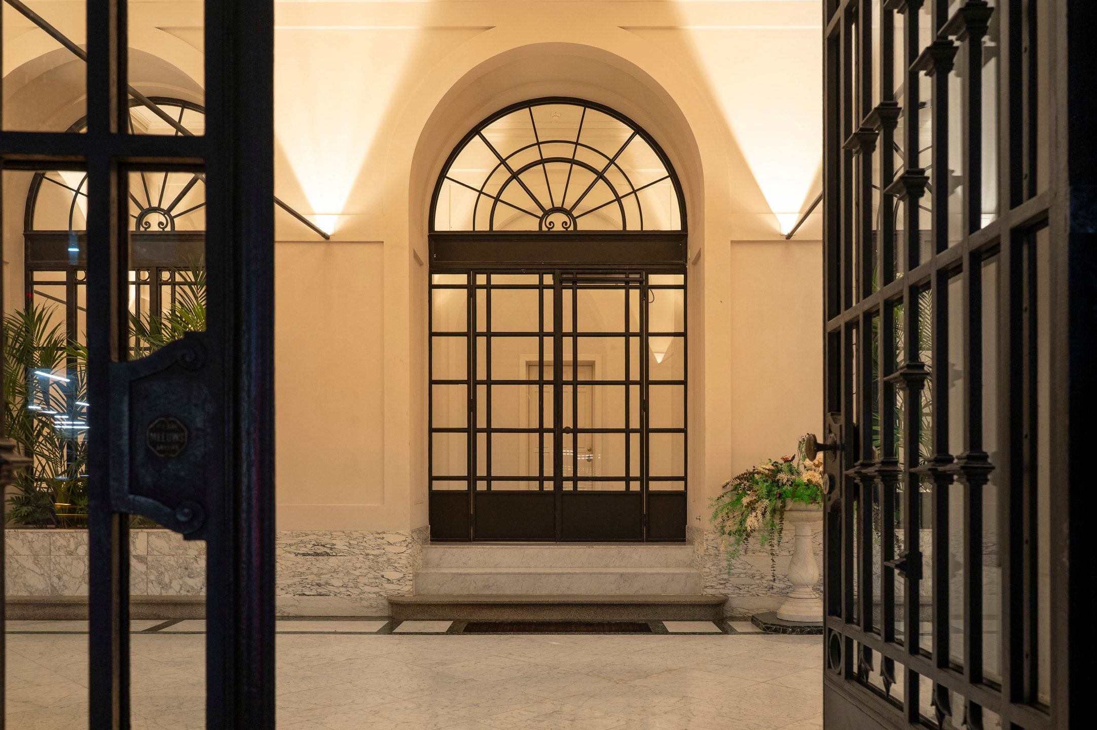 ANTWERPEN CENTRUM - Exclusief appartement met grandeur! foto 2