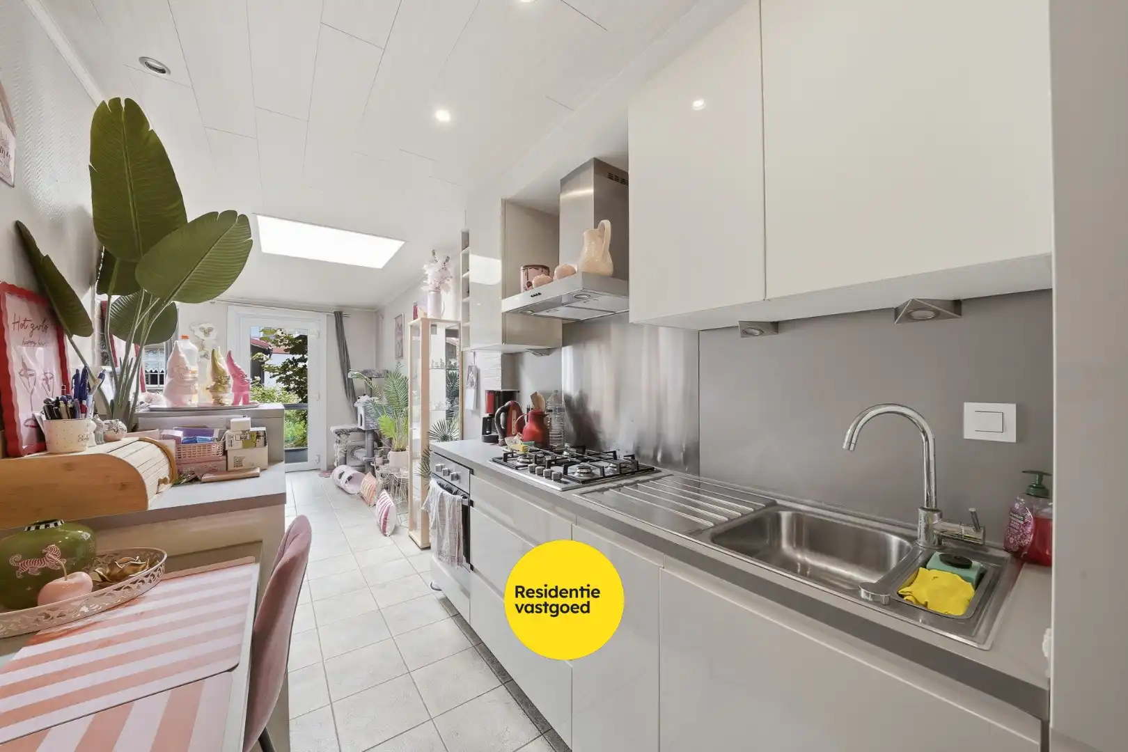Verzorgde woning met garage op centrale ligging te Roeselare foto 11