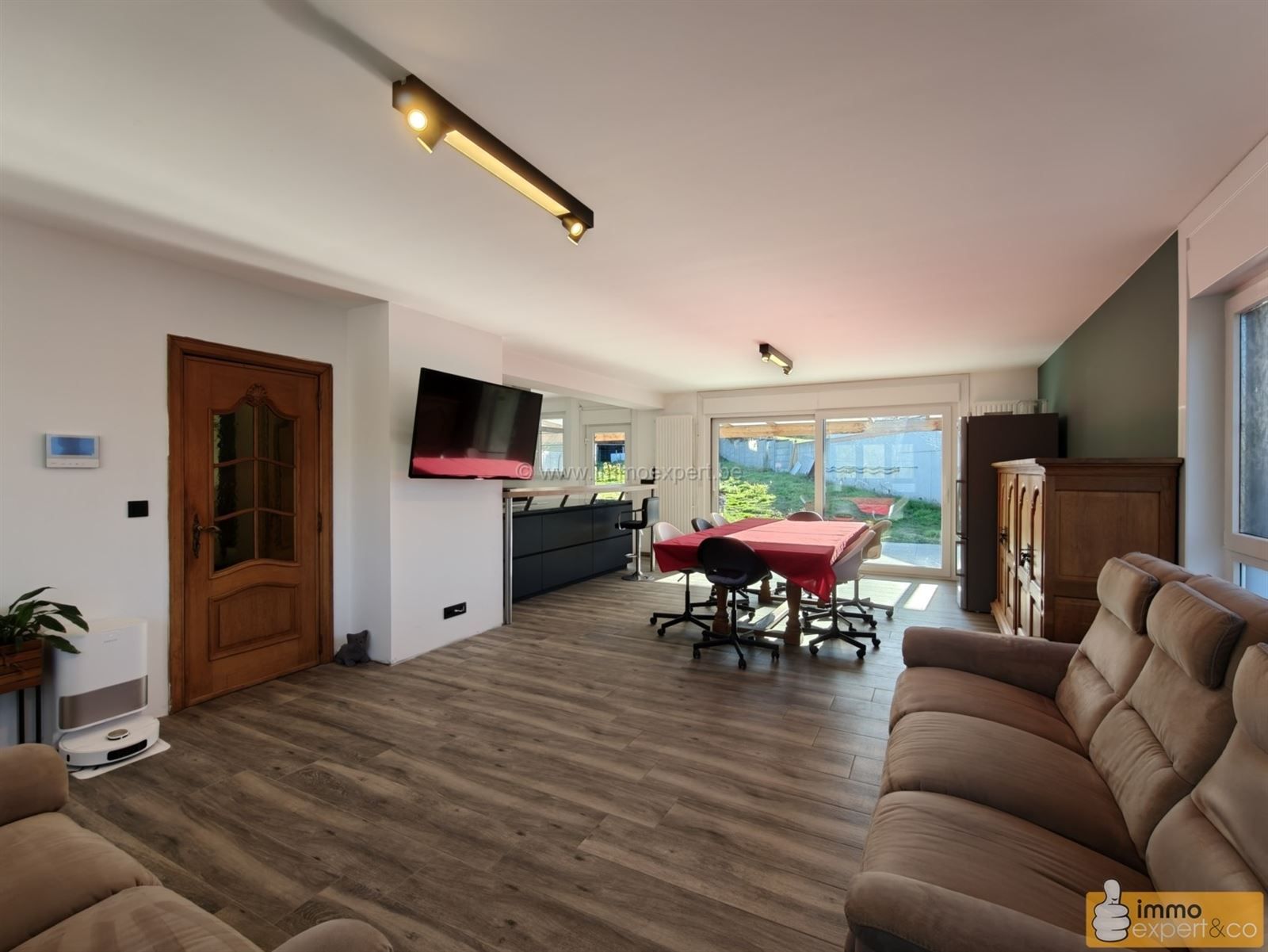 DILBEEK: Ruime gerenoveerde gezinswoning met 5 slpks en 2 badkamers foto 5