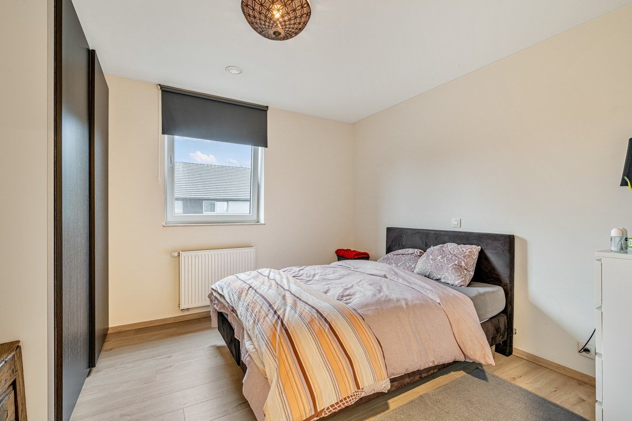 Nieuwe half open bebouwing met 4 slaapkamers in Oostakker foto 9