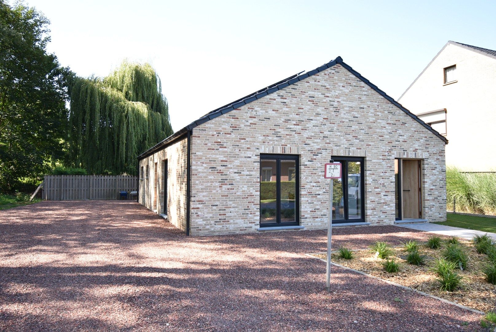 Knap gerenoveerde en energiezuinige bungalow met 3 slaapkamers te Nerem foto {{pictureIndex}}