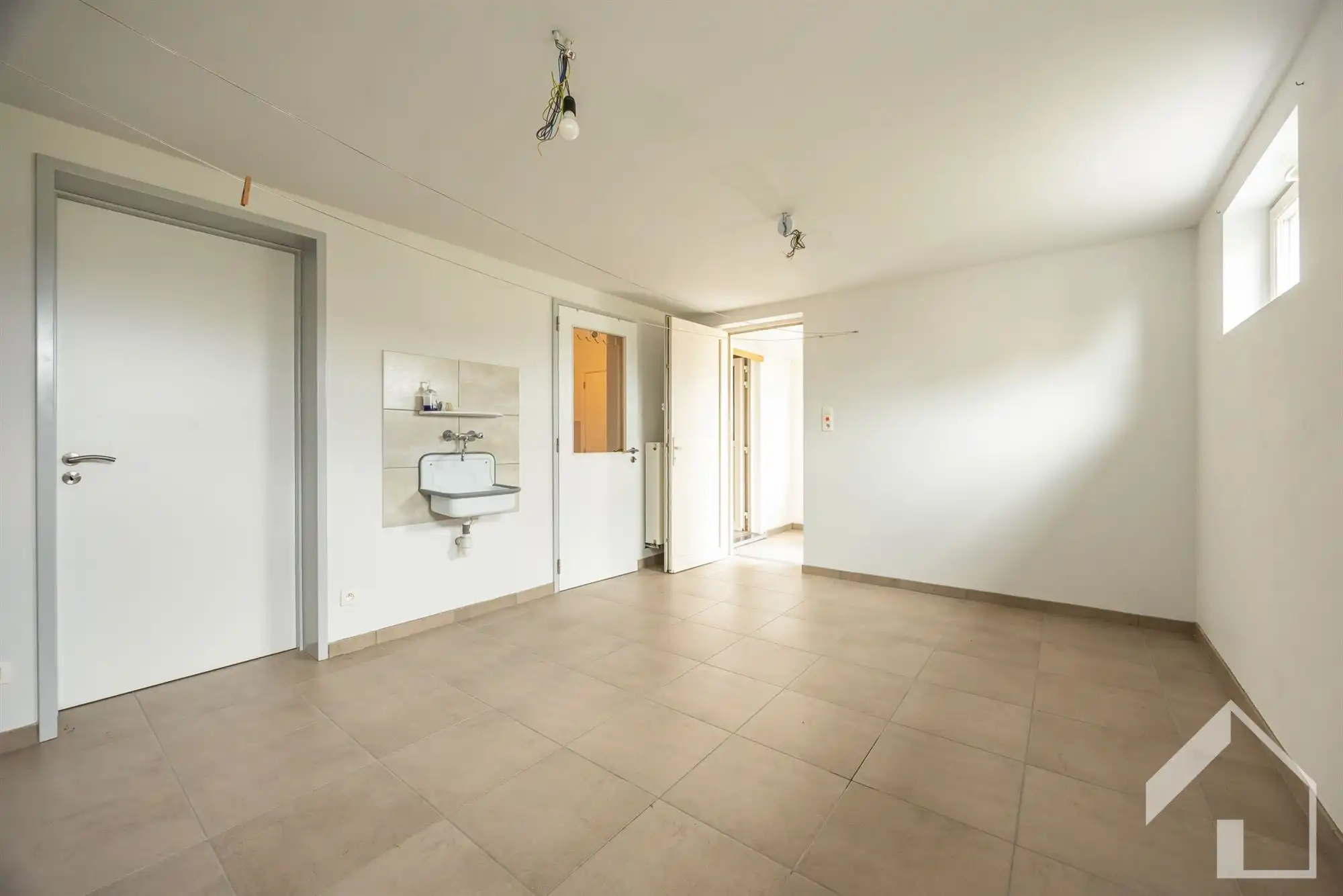 Gerenoveerde laagbouwwoning op 2984m2 foto 13