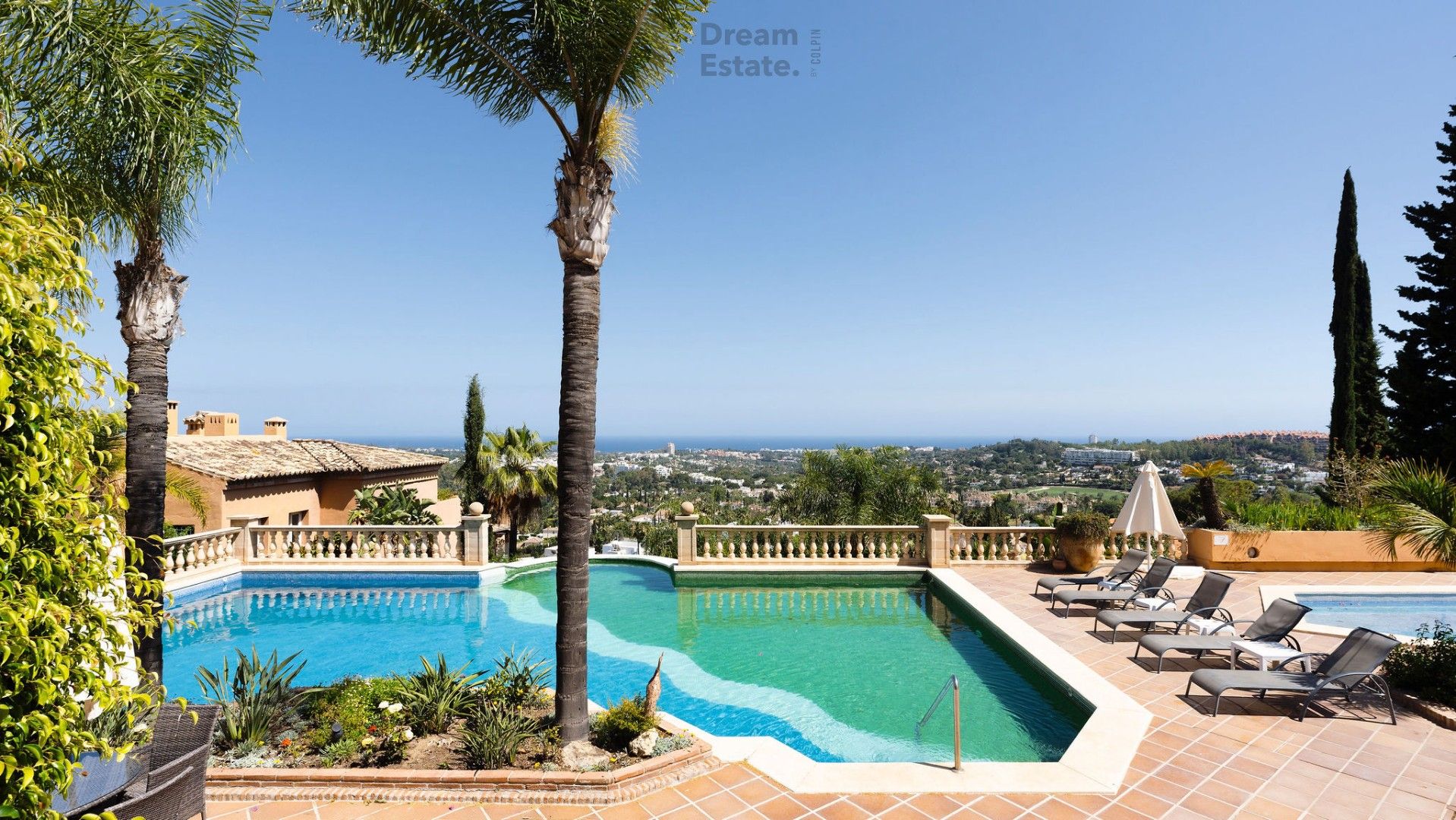 Luxurious penthouse with open sea views in Nueva Andalucia, Marbella. foto 4