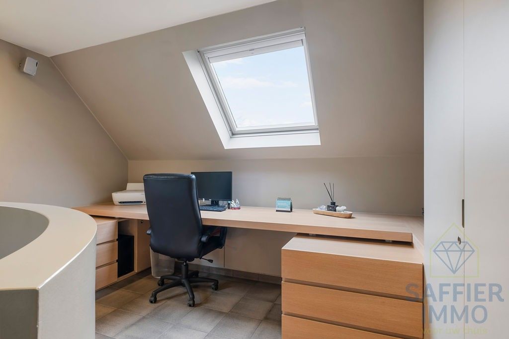 Ruime, rustig gelegen woning in Anzegem op 649 m² foto 5