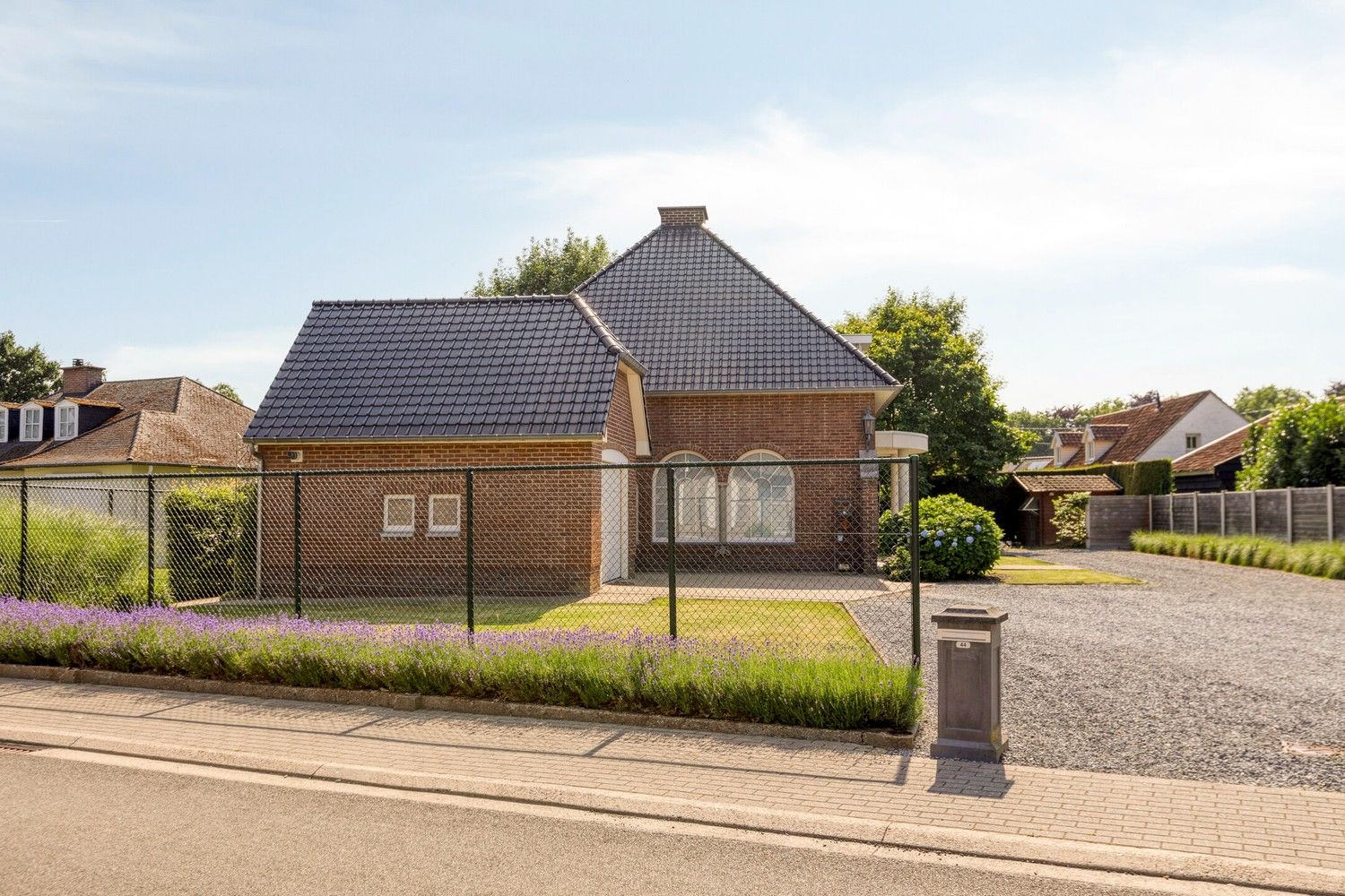 Charmante gezinswoning met drie slaapkamers en prachtige tuin in Dilsen-Stokkem foto 6