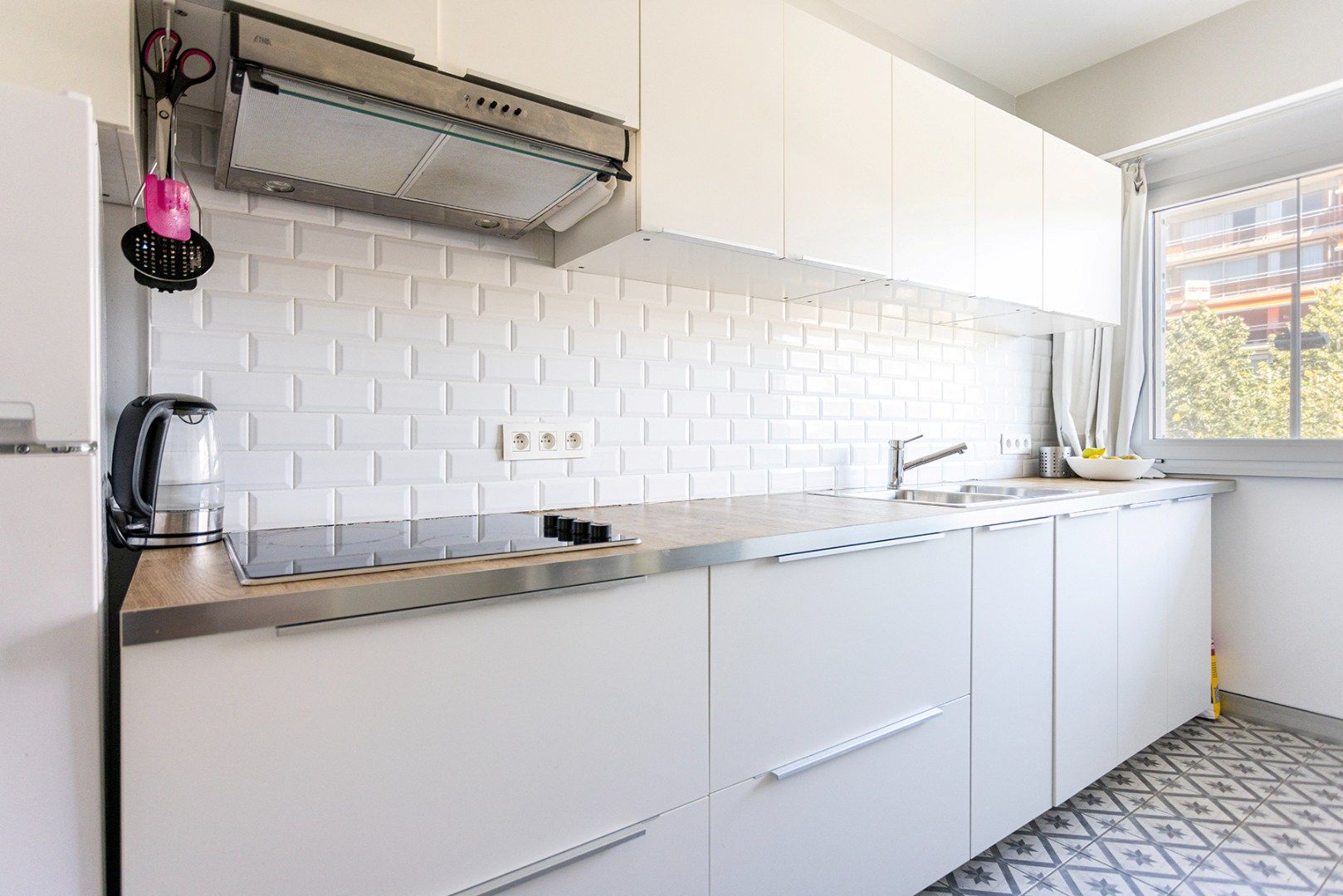 Instapklaar 1 slaapkamer appartement met terras en garagebox! foto 5