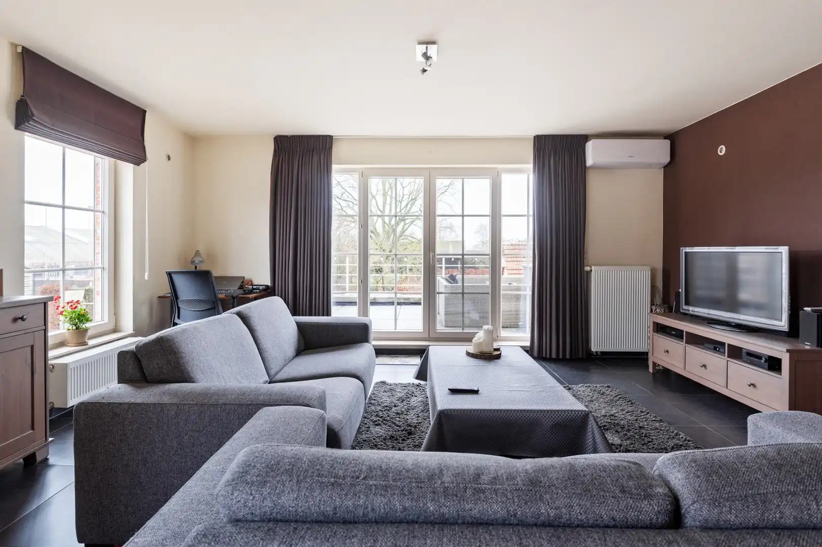 Instapklare duplex met 3 slpkmrs, terras, staanplaats en carport in Hulshout foto 6