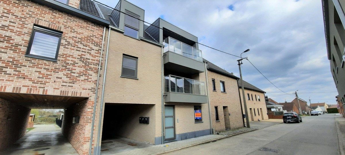 Gelijkvloers app met 1 slk, terras en tuintje, autostaanplaats én garage foto 14