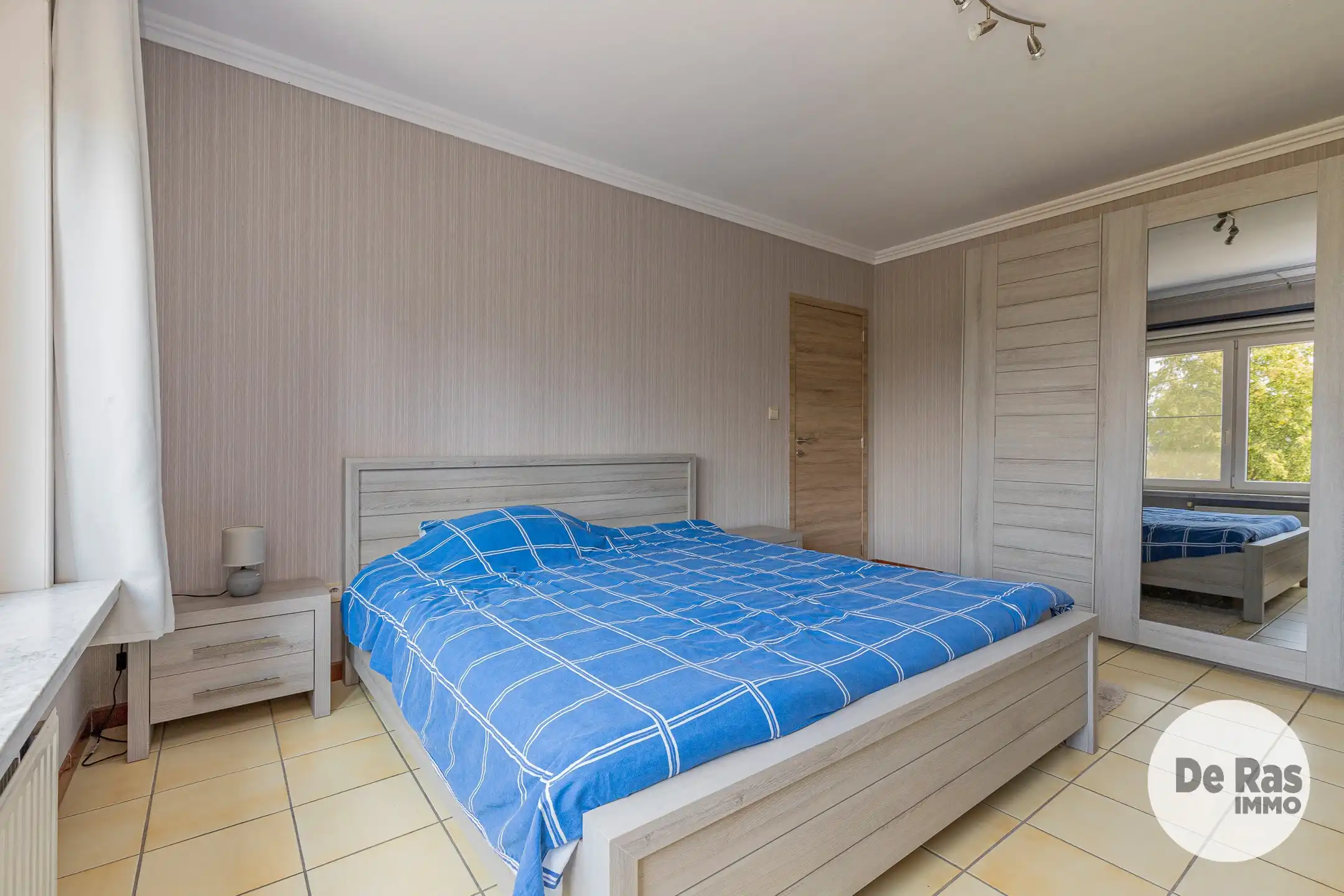 WICHELEN - Instapklare woning met 4 kamers, garage en tuin foto 14