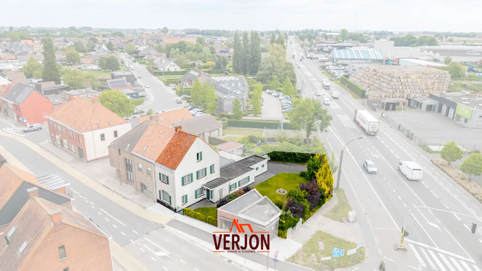 Hoofdfoto van de publicatie: Kijkdag 30/05/2026! Eigendom met commerciële visibiliteit en veel potentieel