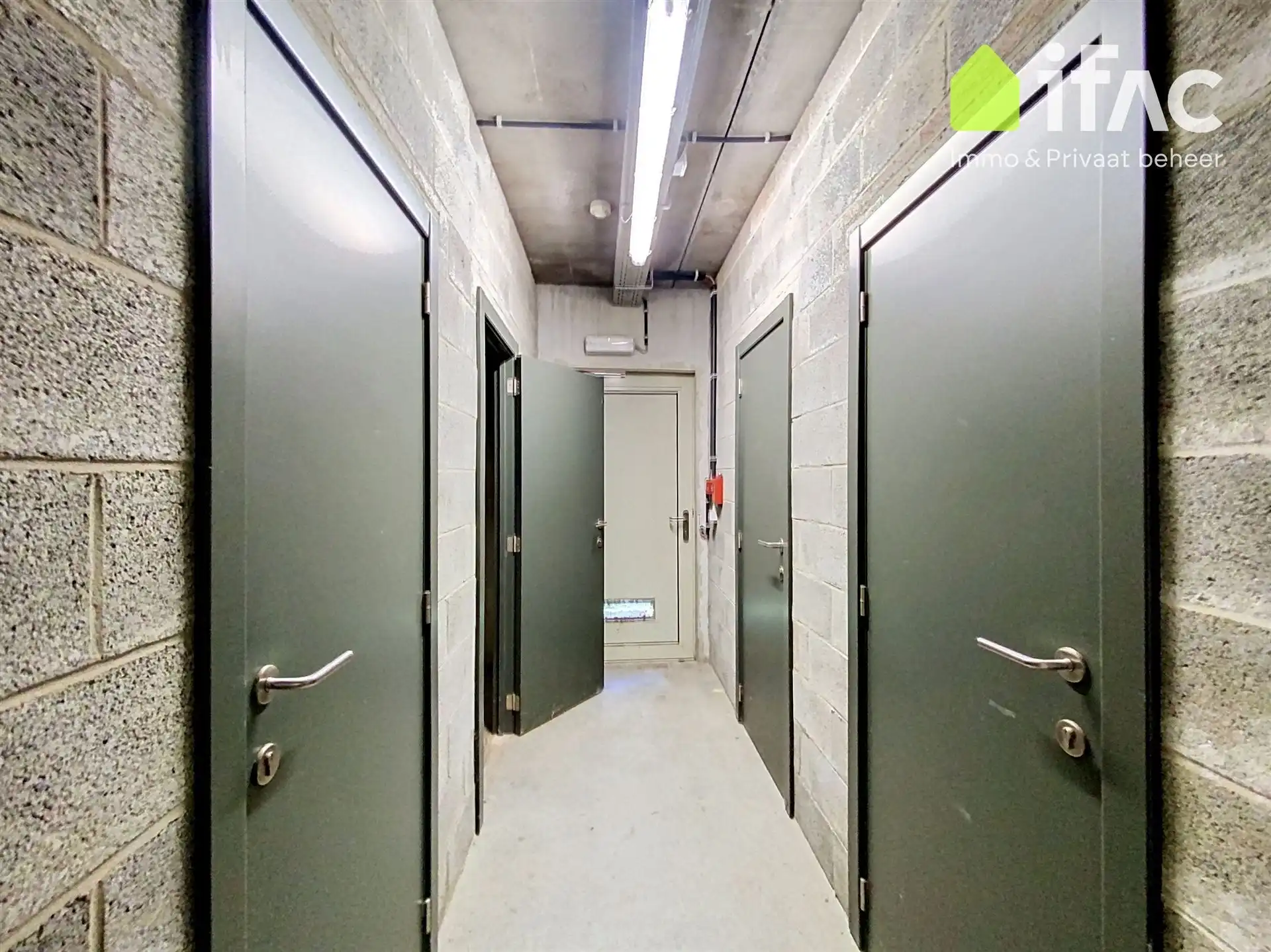 Lichtrijke loft met grote leefruimte nabij het park foto 27