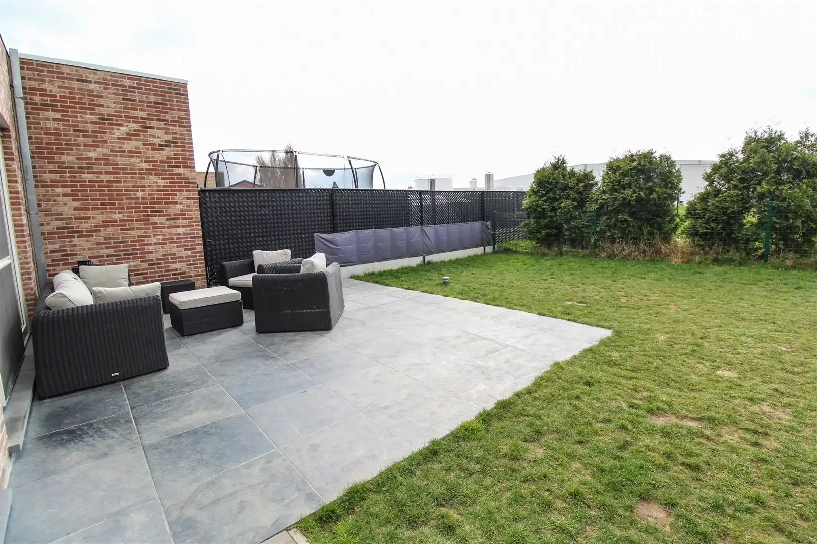 Nieuwbouw halfopen bebouwing met zonnige tuin foto 5