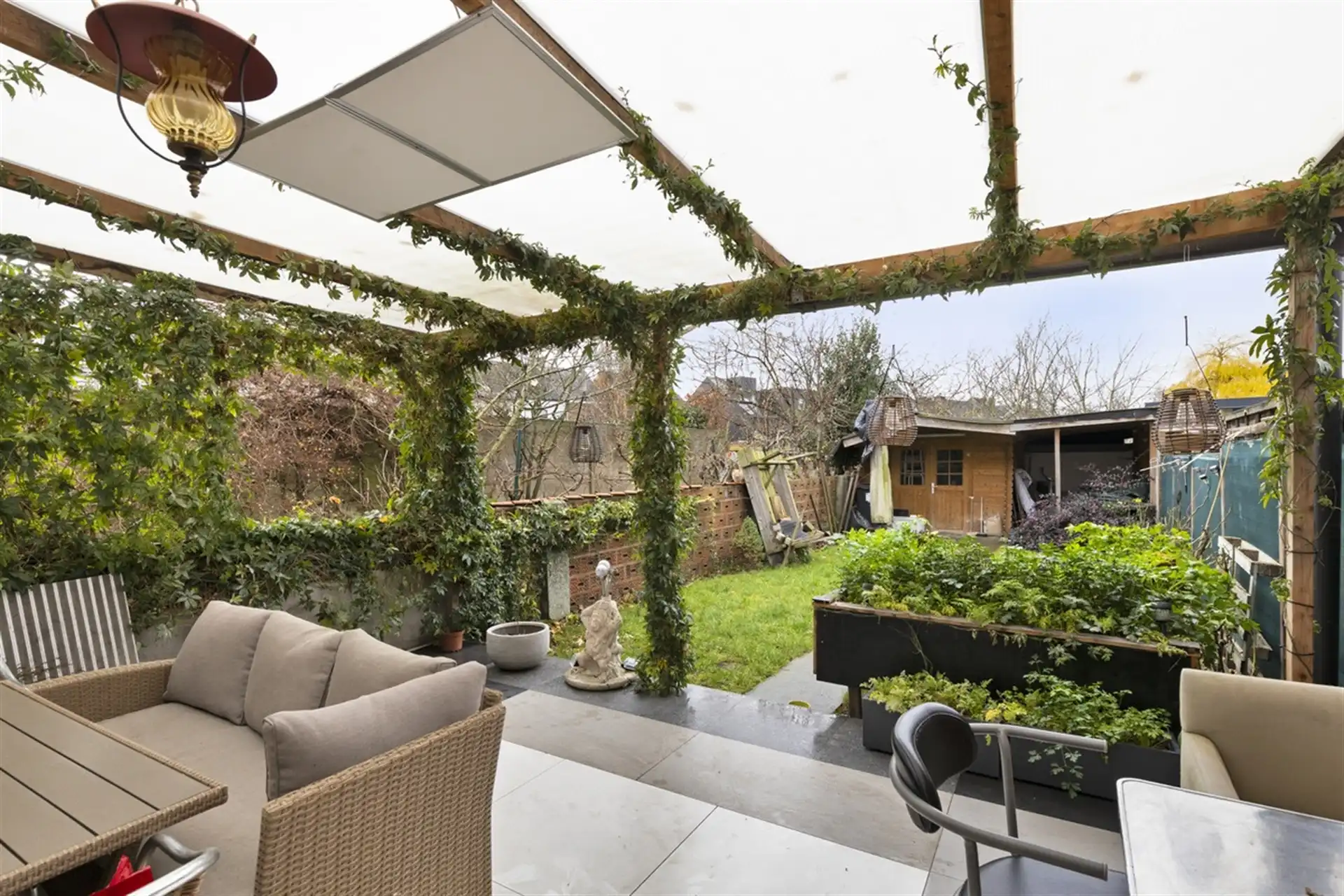 Gerenoveerde rijwoning foto 18