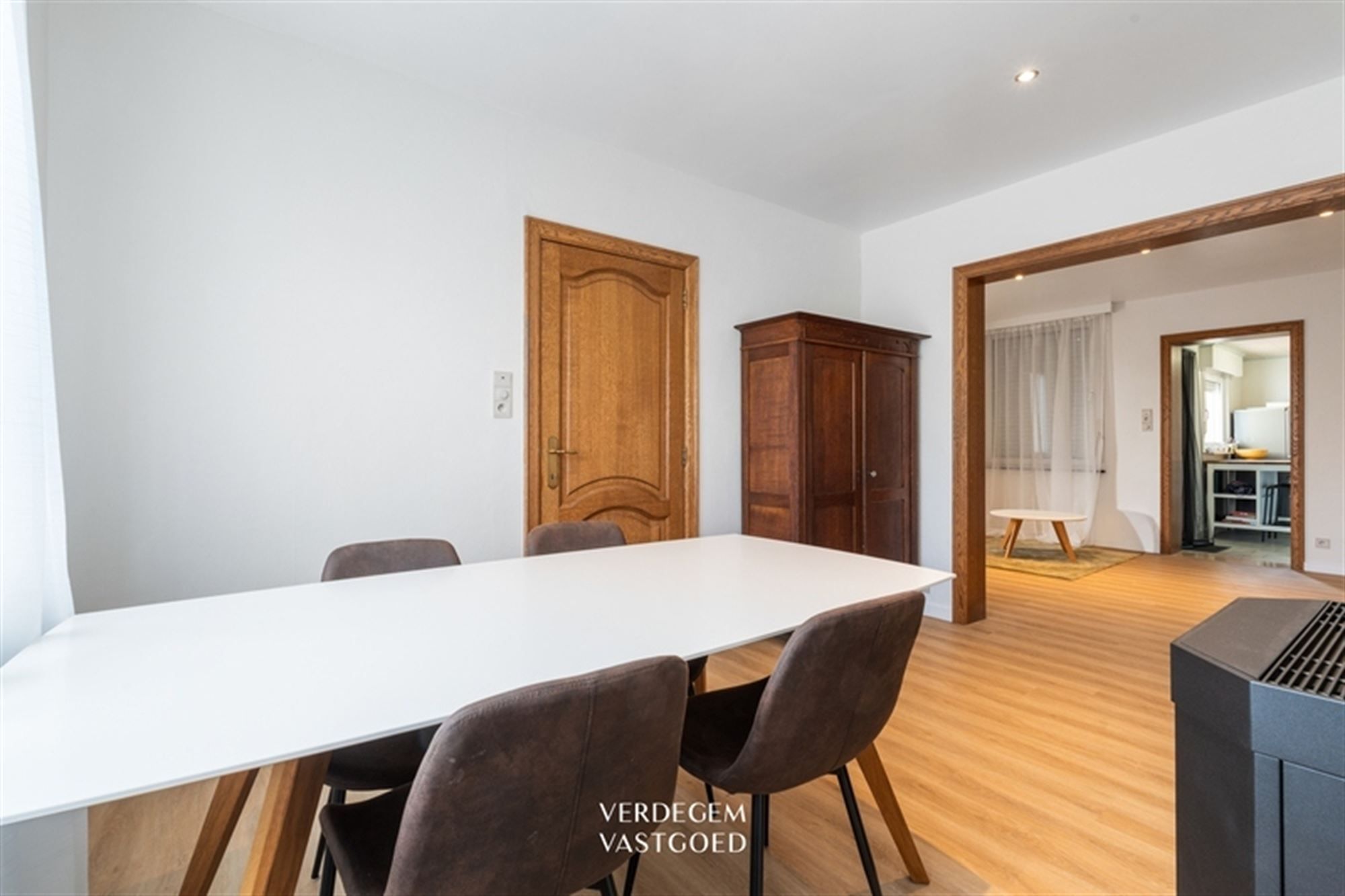 Woning met 2+1 slaapkamers, grote garage en tuin foto 2