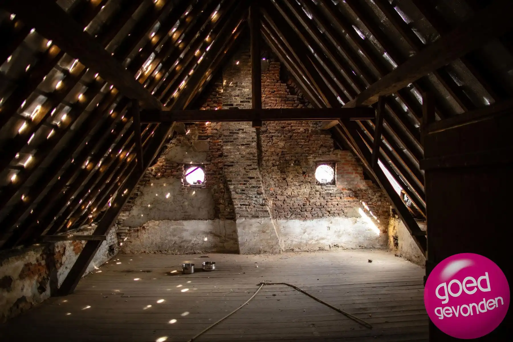 Authentieke begijnenwoning + bouwperceel met 6 garageboxen foto 25