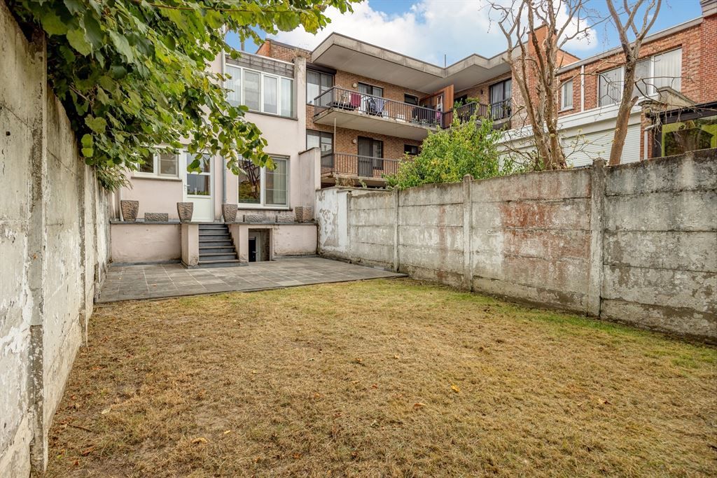Toffe woning met garage en gezellige tuin foto 8