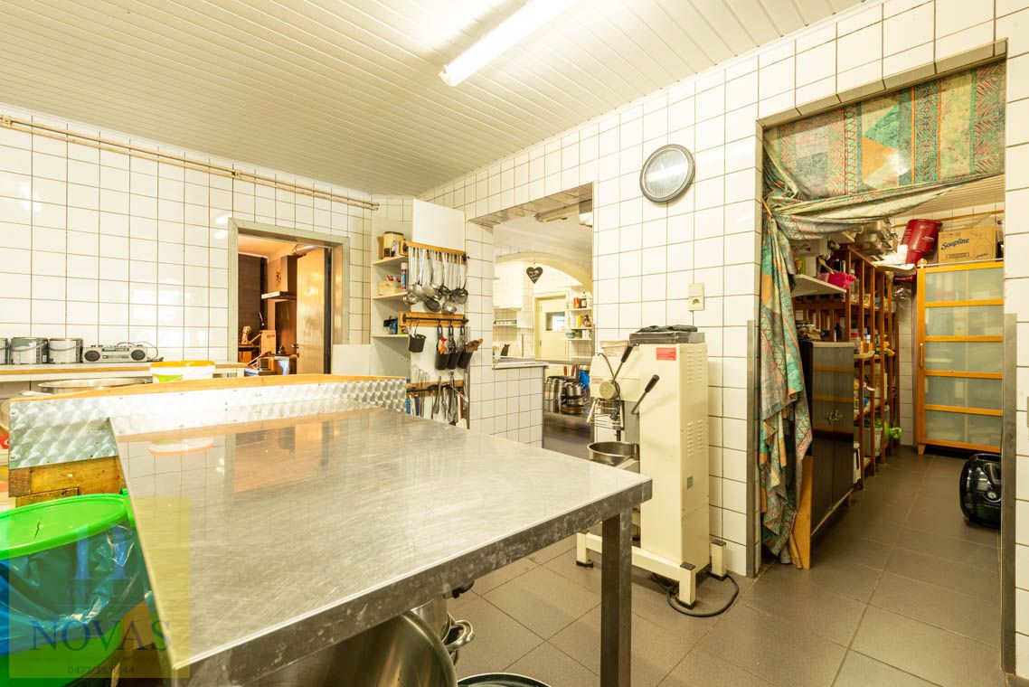 Authentiek handelspand / hotel met restaurant, feestzaal en mooie tuin op ideale locatie. foto 47