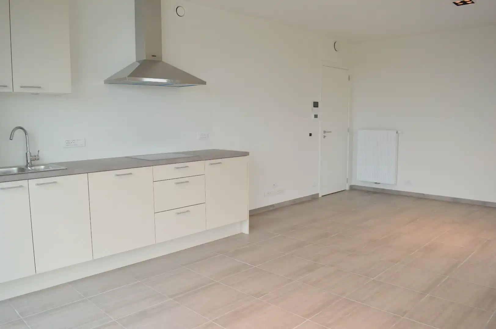 Prachtig appartement aan Kanaal Bossuit-Kortrijk te Harelbeke  foto 4