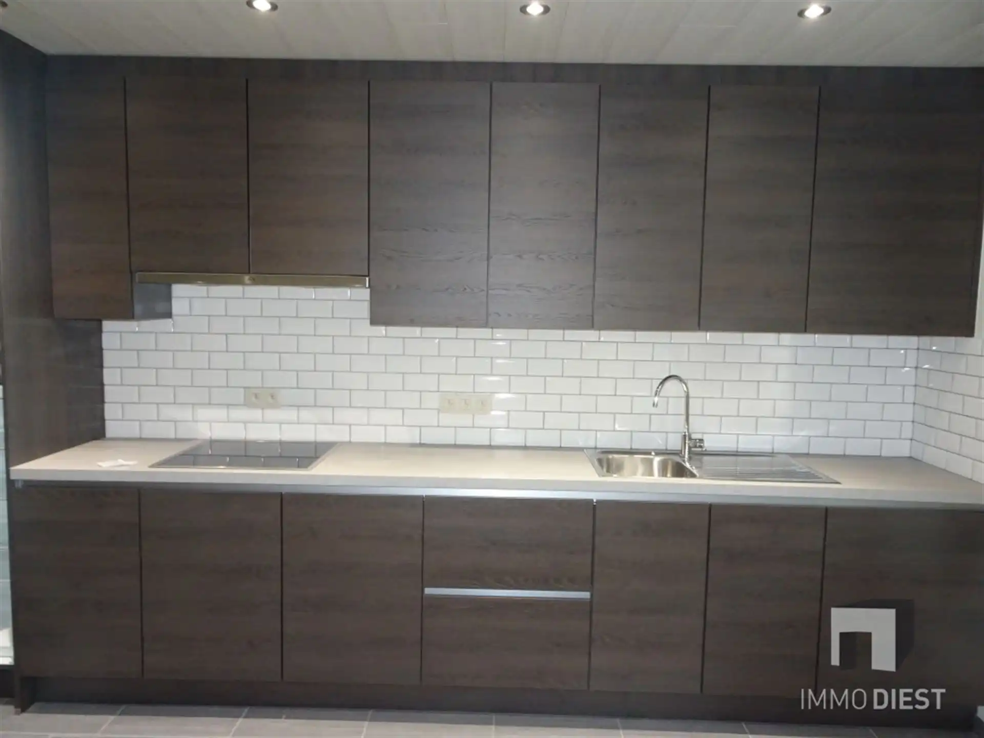 Ruime instapklare woning met koer foto 7