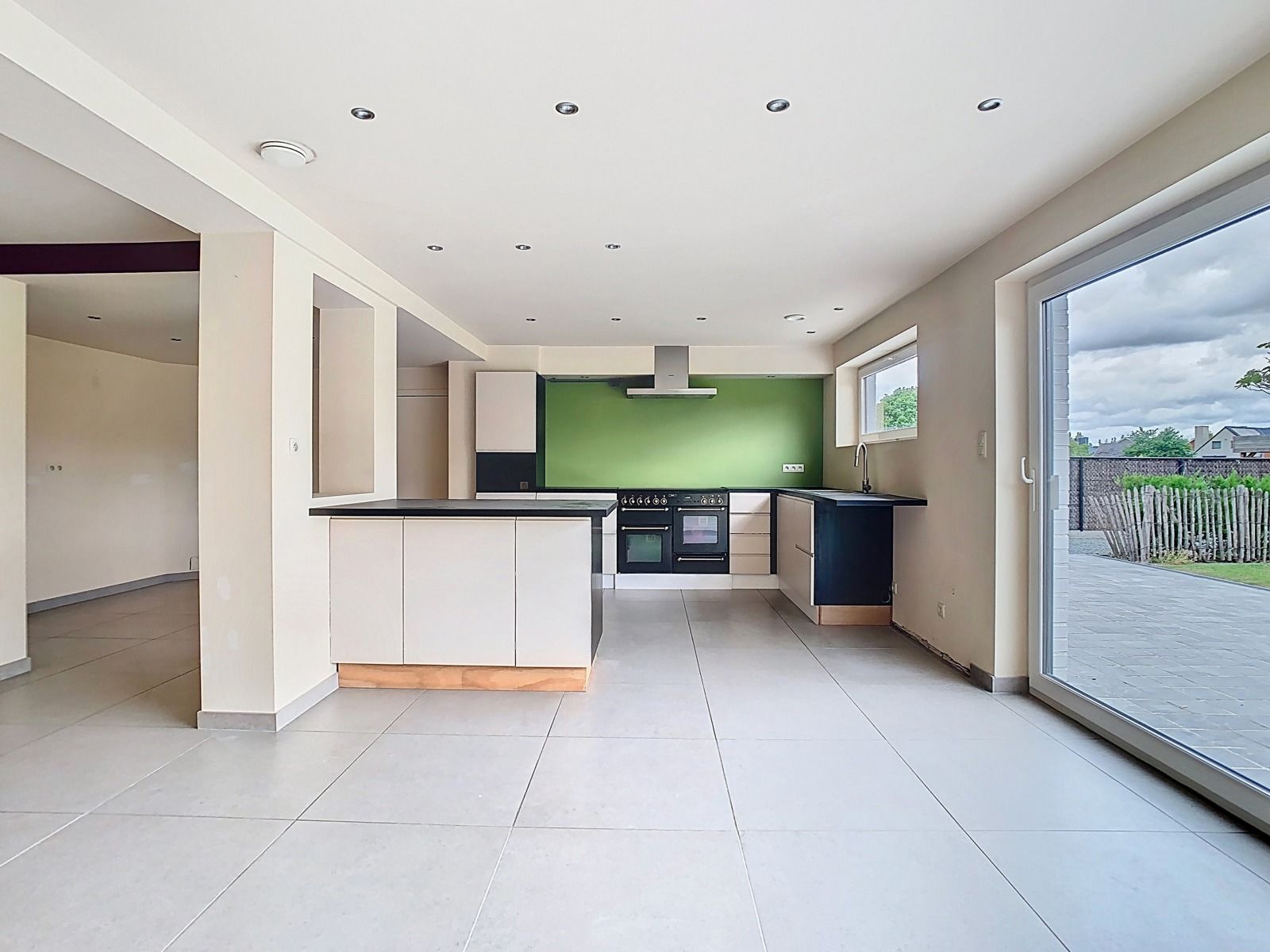 Te Meise, Charmante Woning met 3 SLPK, grote tuin én garage! foto 5
